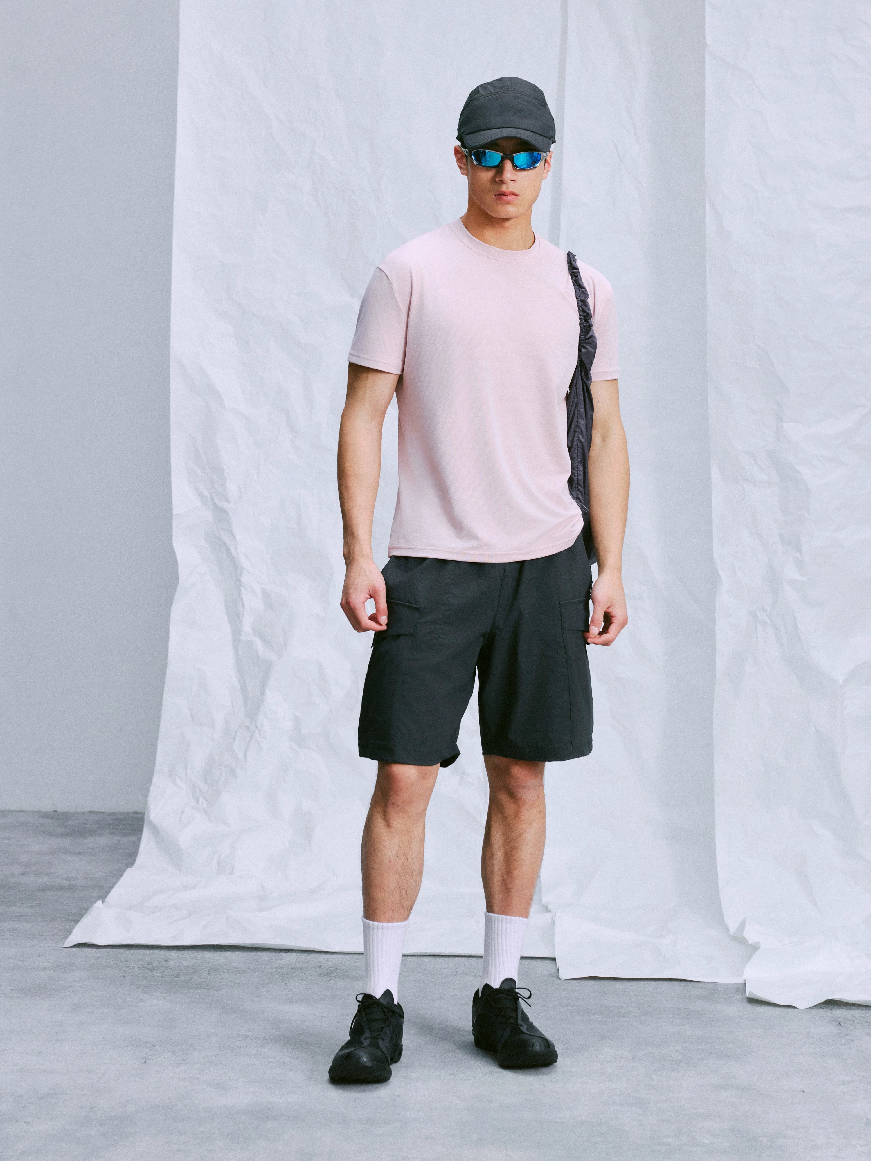 NO LOGO Lightweight and Breathable Multi-pocket Shorts