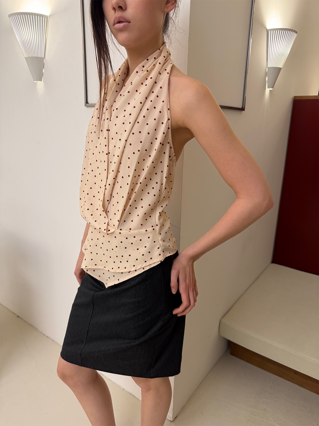 Set for life Sleeveless neck cross collar waist top