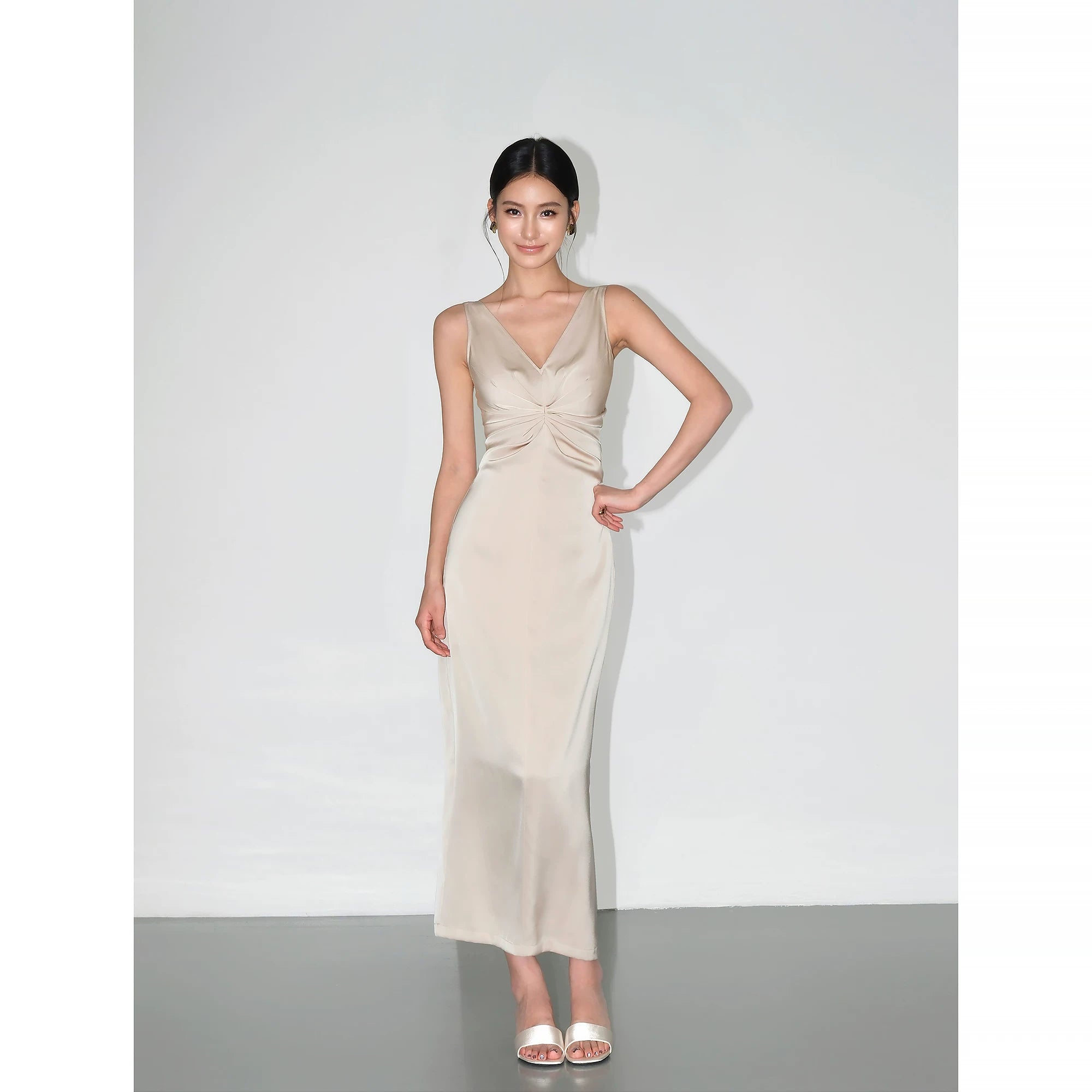 NEVA HU Waist V-neck Sleeveless Dress