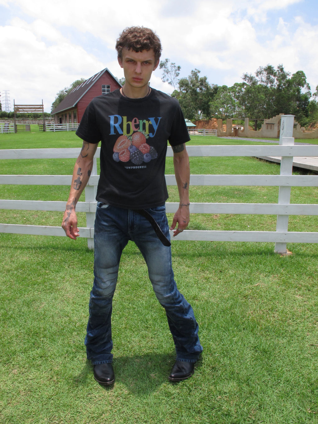 VOWPROGRESS Crew Neck Front Shoulder Slim Tee