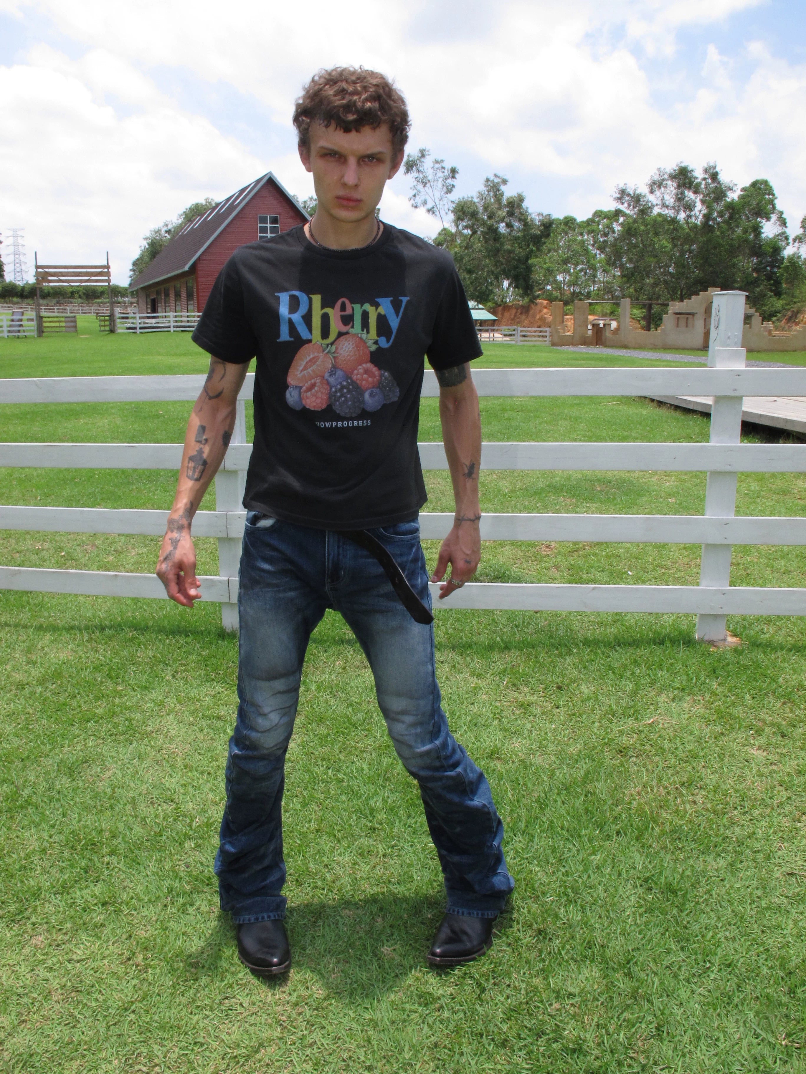 VOWPROGRESS Crew Neck Front Shoulder Slim Tee