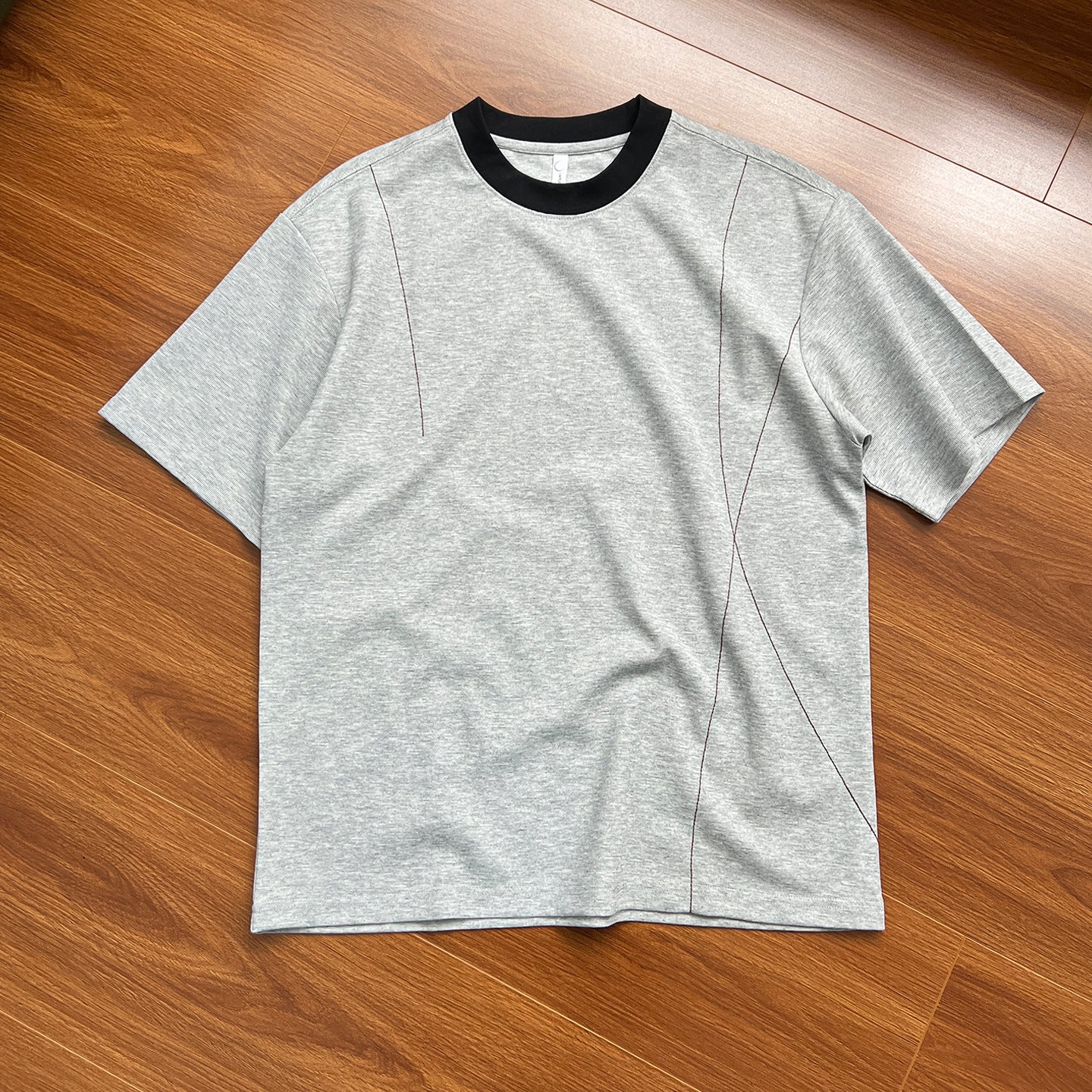 UNF Contrasting Round Neck Casual Front Shoulder Tee