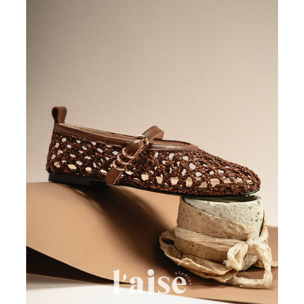 L'aise Vintage Fashion Strap-on Shoes