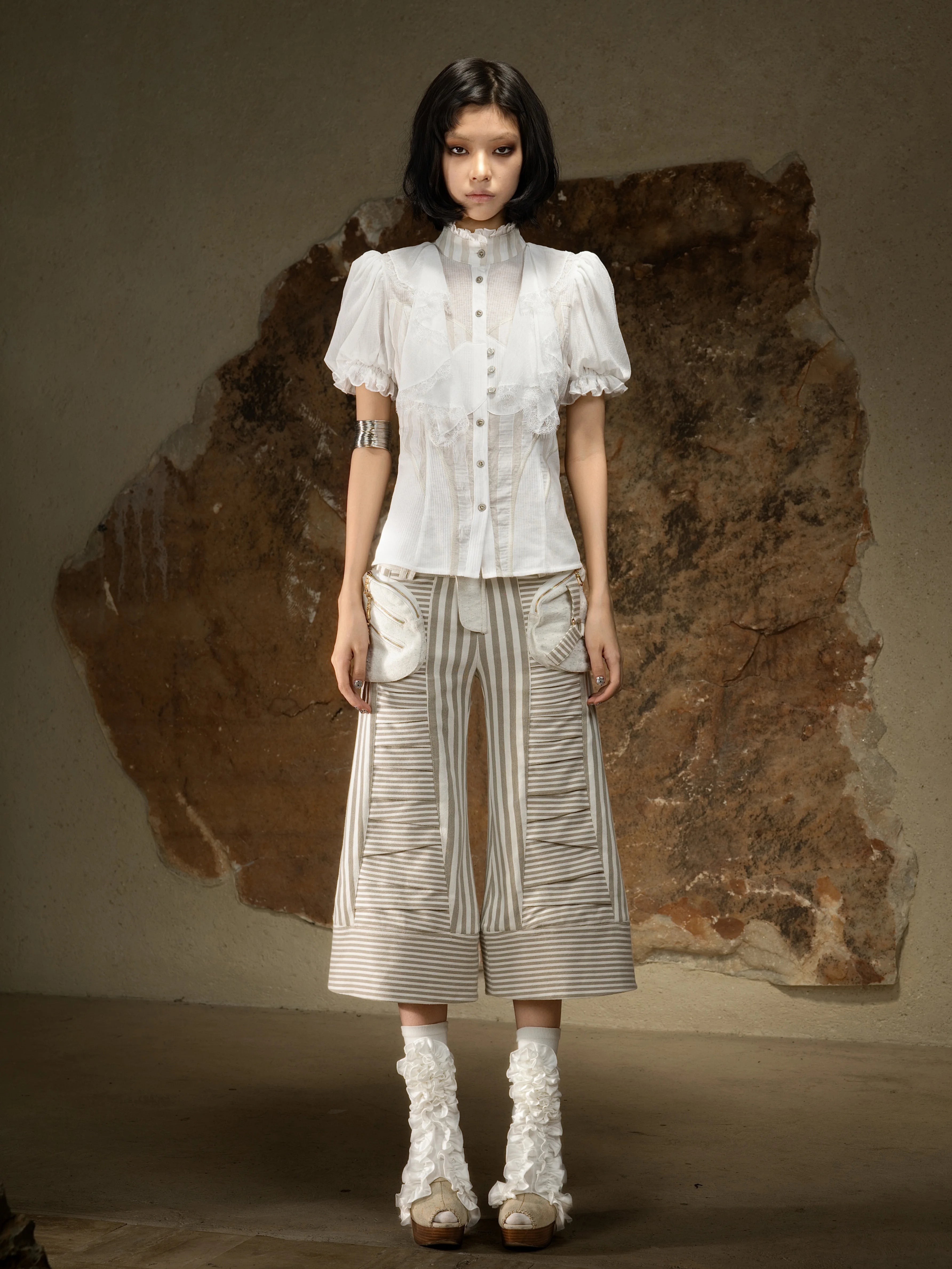 ARIADNAw Retro Bubble Sleeve Waist and Thin Shirt