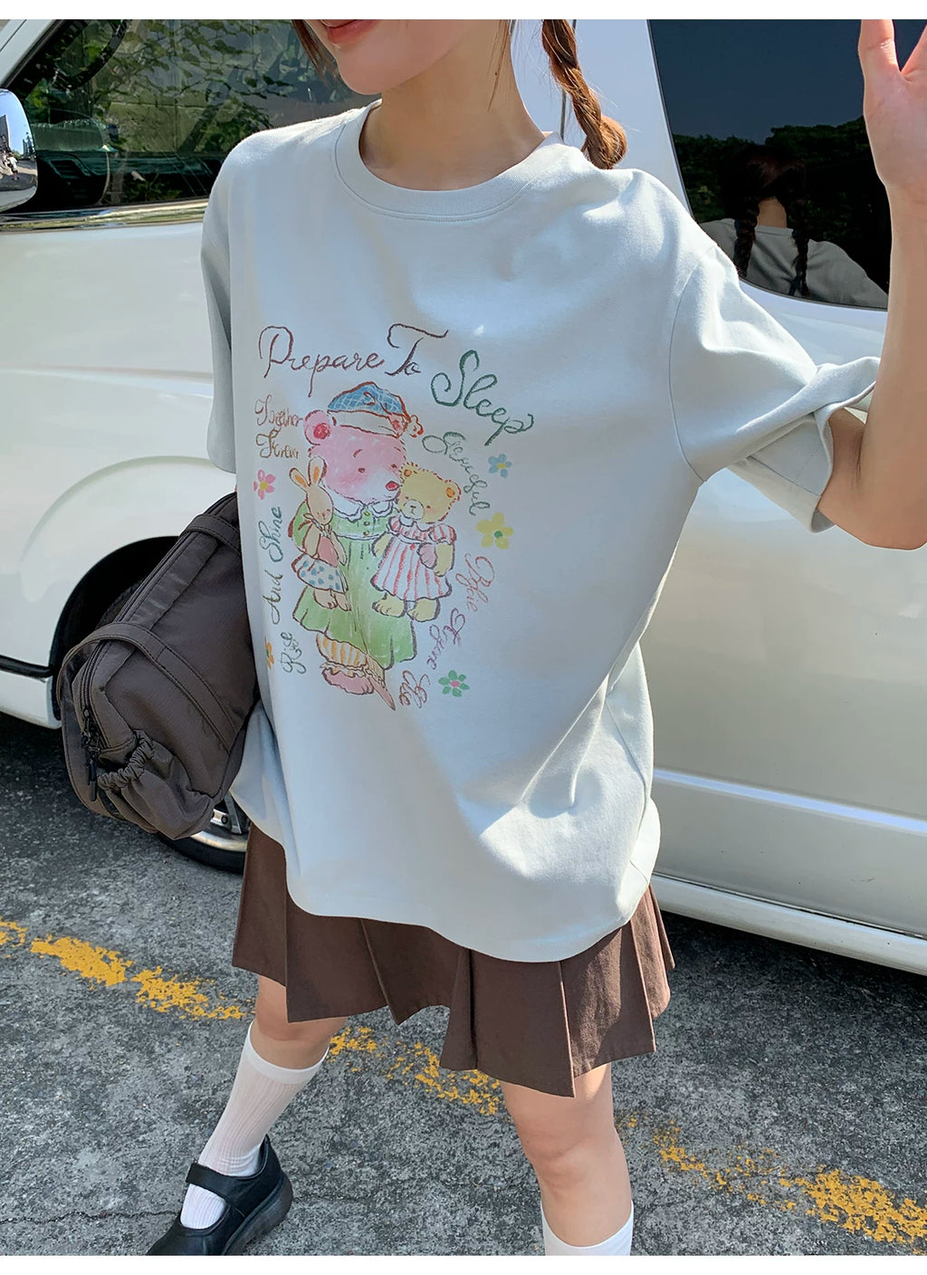 KANO Bear Print Casual Tee Holding Doll
