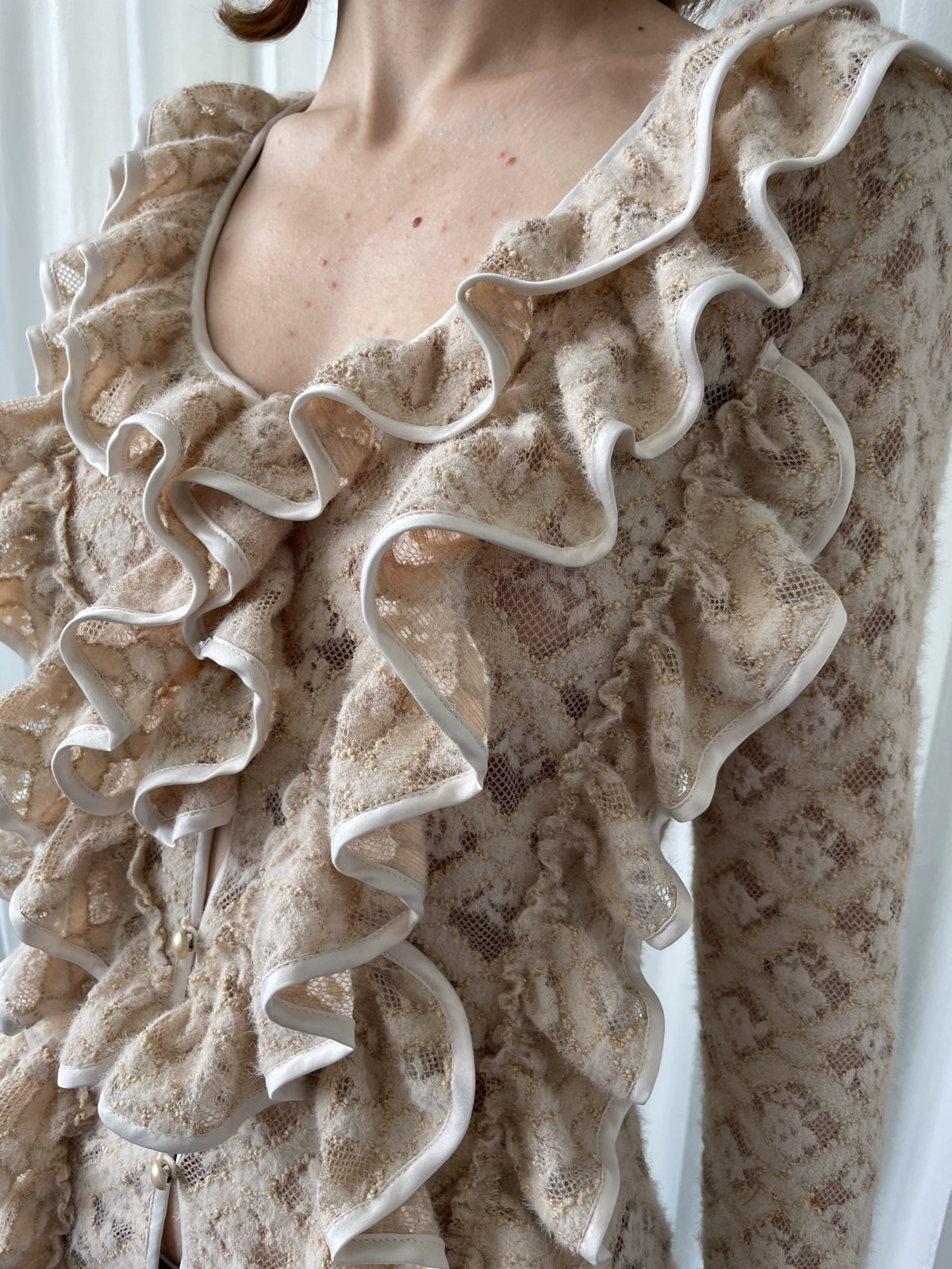 Loosesmell Slim-fit Ruffle-edged Hollow-out Shirt