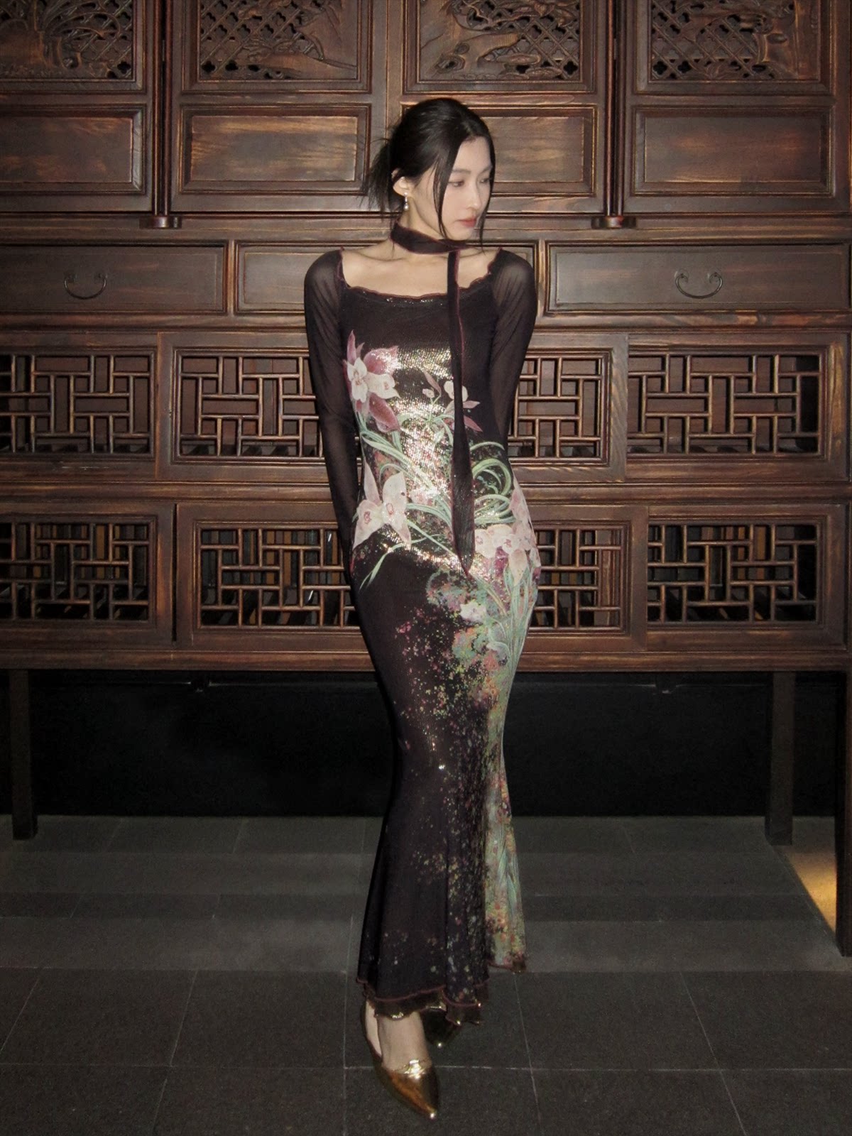 LOUMUTAKU Bronzing One-word Shoulder Flower Mesh Off-the-shoulder Fishtail Skirt