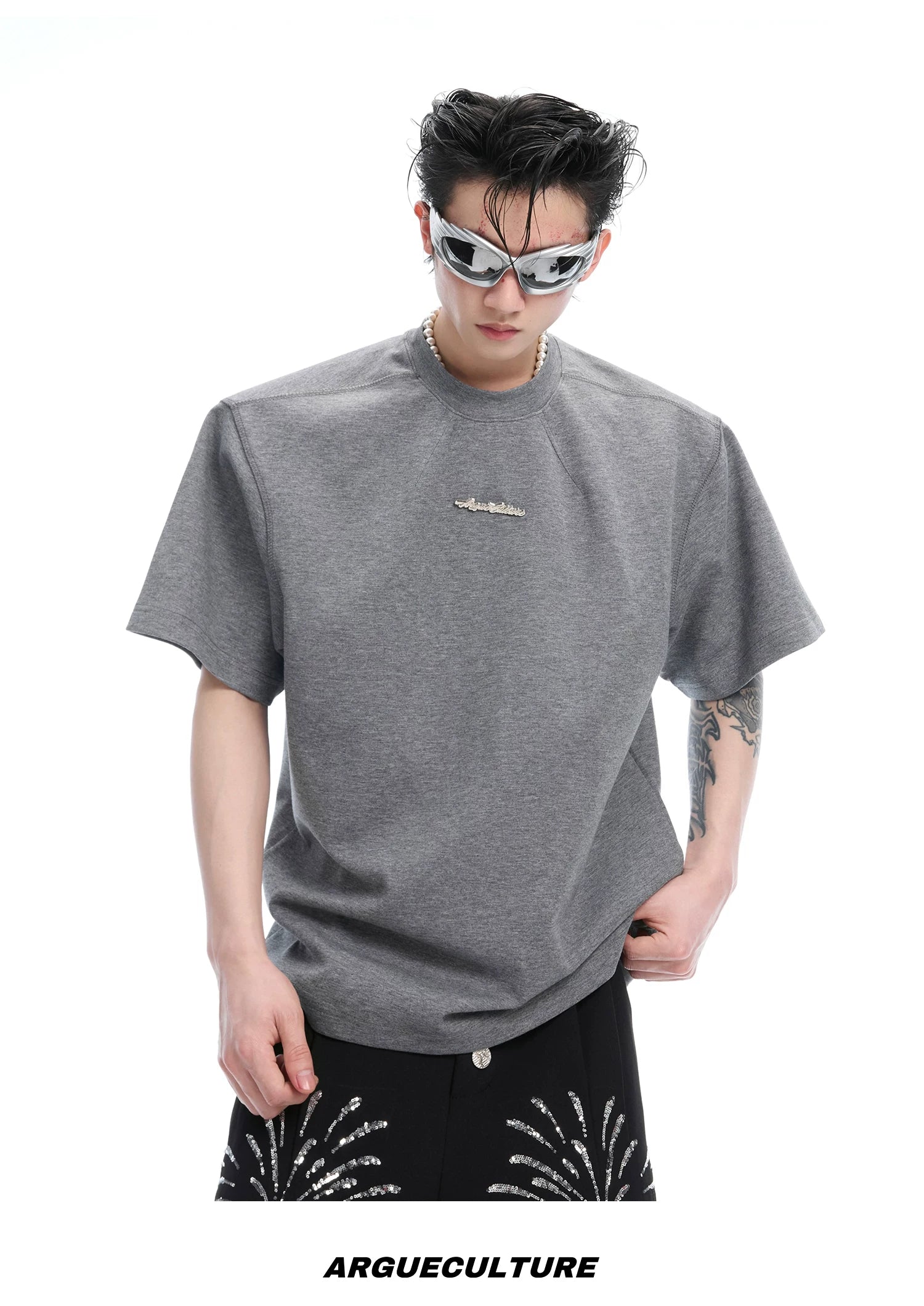 ArguECulturE Simple Round Neck Versatile Front Shoulder Tee