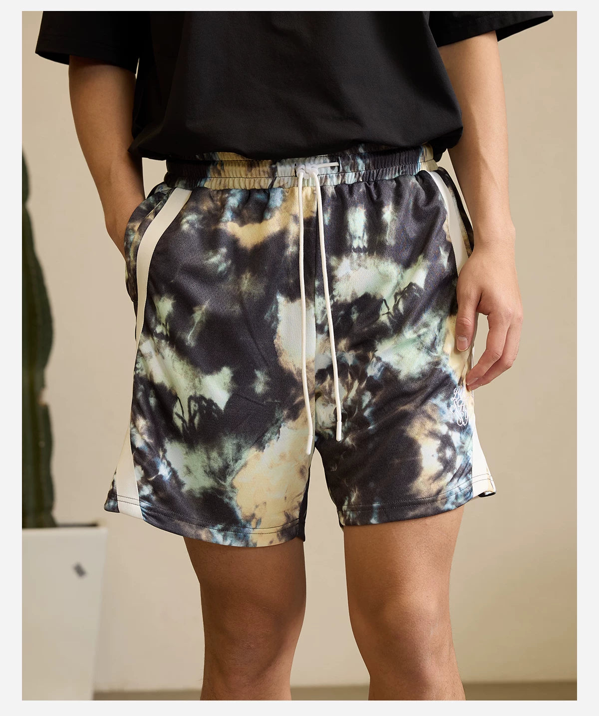 LUSHISI Stitching Drawstring Sports Shorts