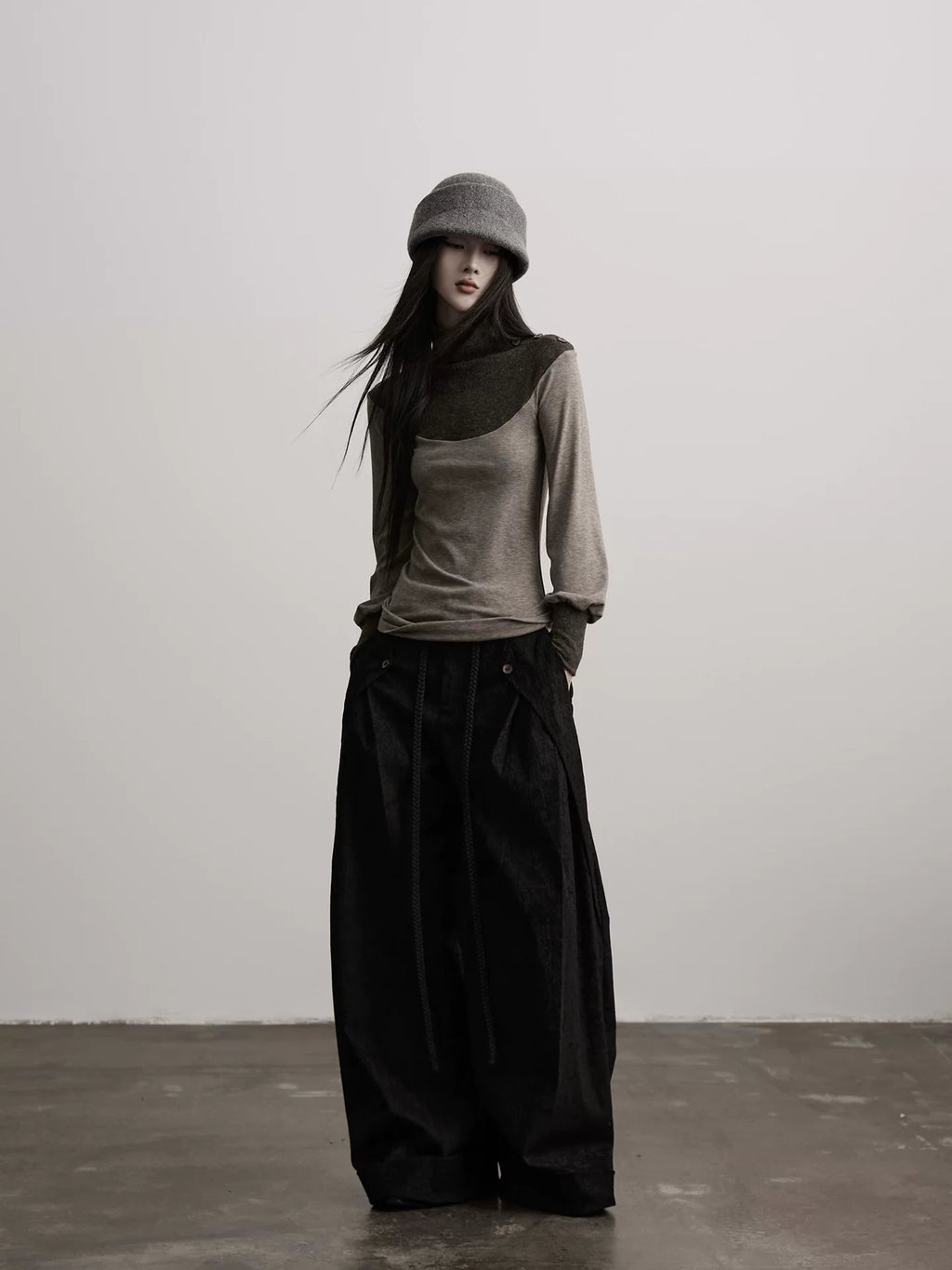 INDULGE High Neckline Color Matching Long Sleeves