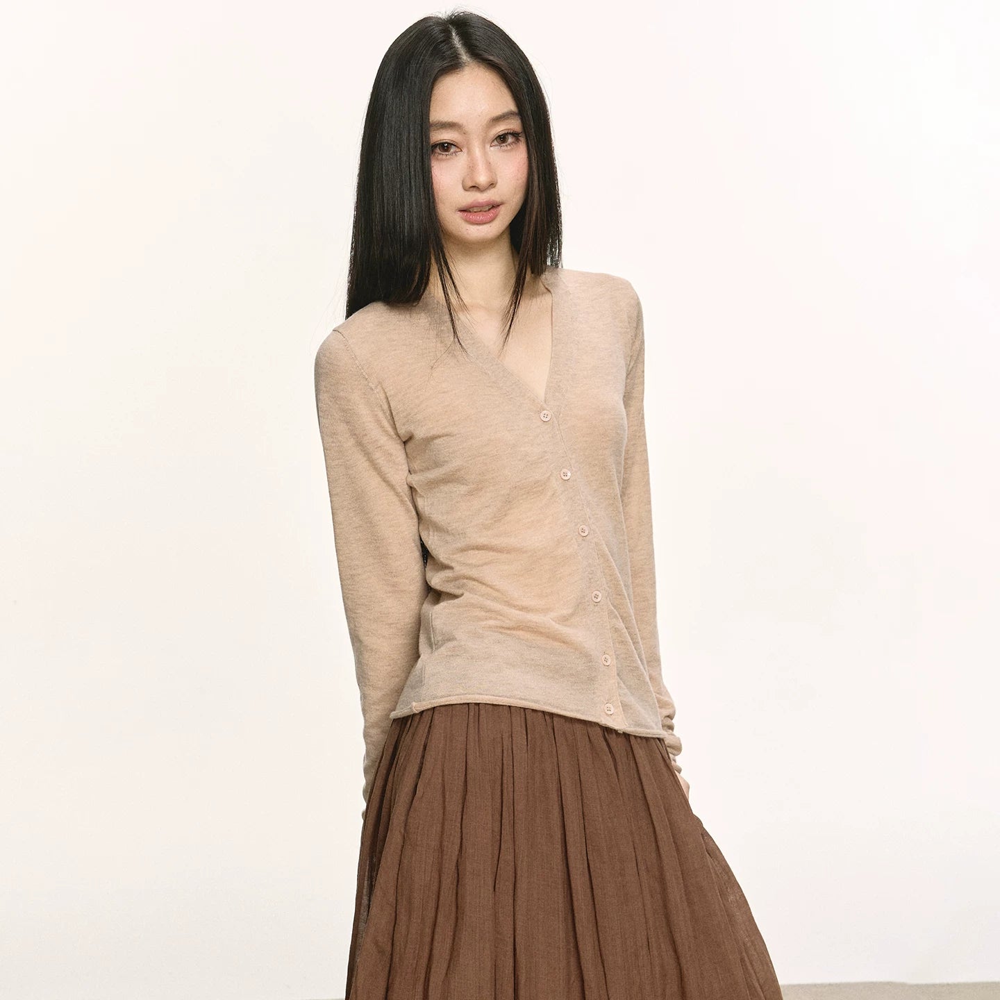 Anna Aneae V-neck Slim-fit Slim-fit Knitted Cardigan