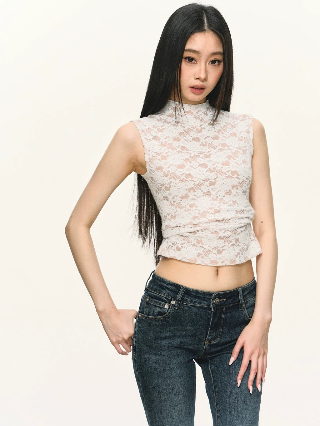 Anna Aneae Lace Semi-turtleneck Slim Fit Vest