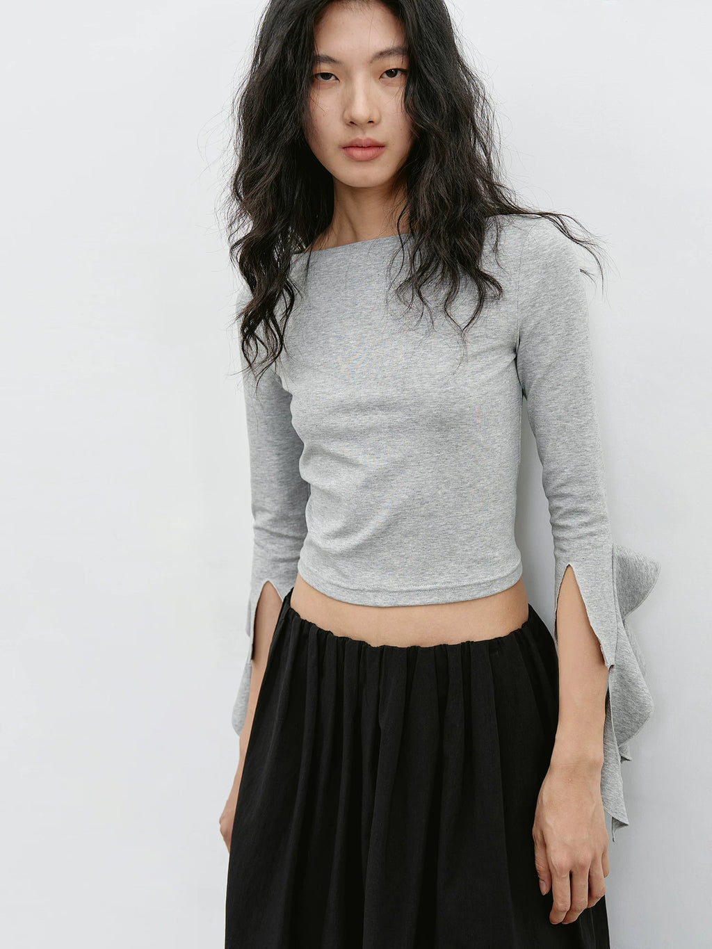 EIGHTHMONTH Slim and Thin Casual Tee