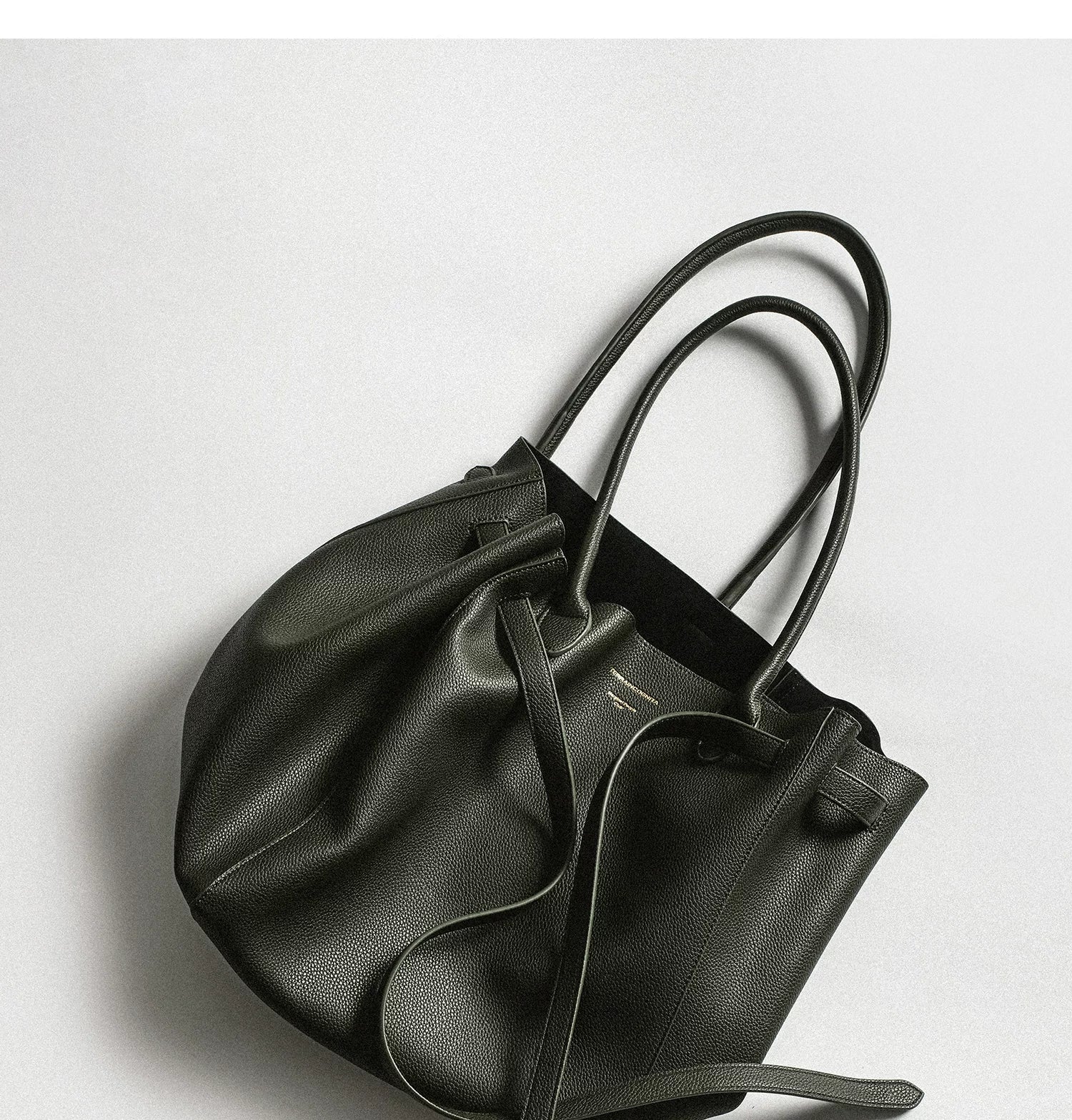 TERRAINCOGNITA Large Capacity Drawstring Shoulder Tray Bag