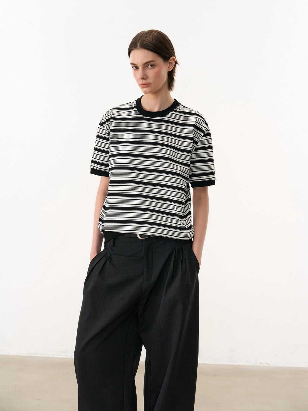 MANUSCRIPT Front Shoulder Striped Slim Tee