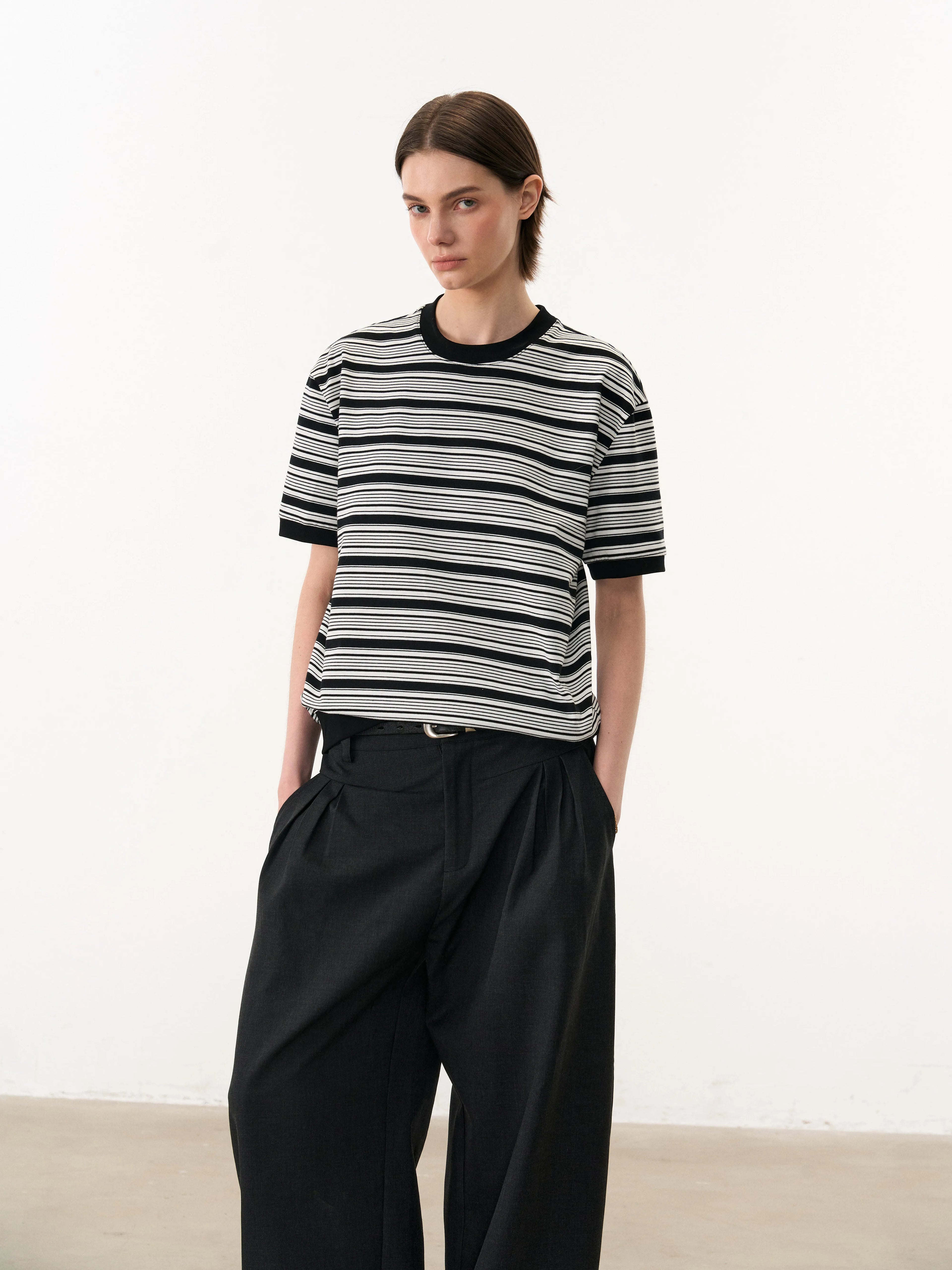 MANUSCRIPT Front Shoulder Striped Slim Tee