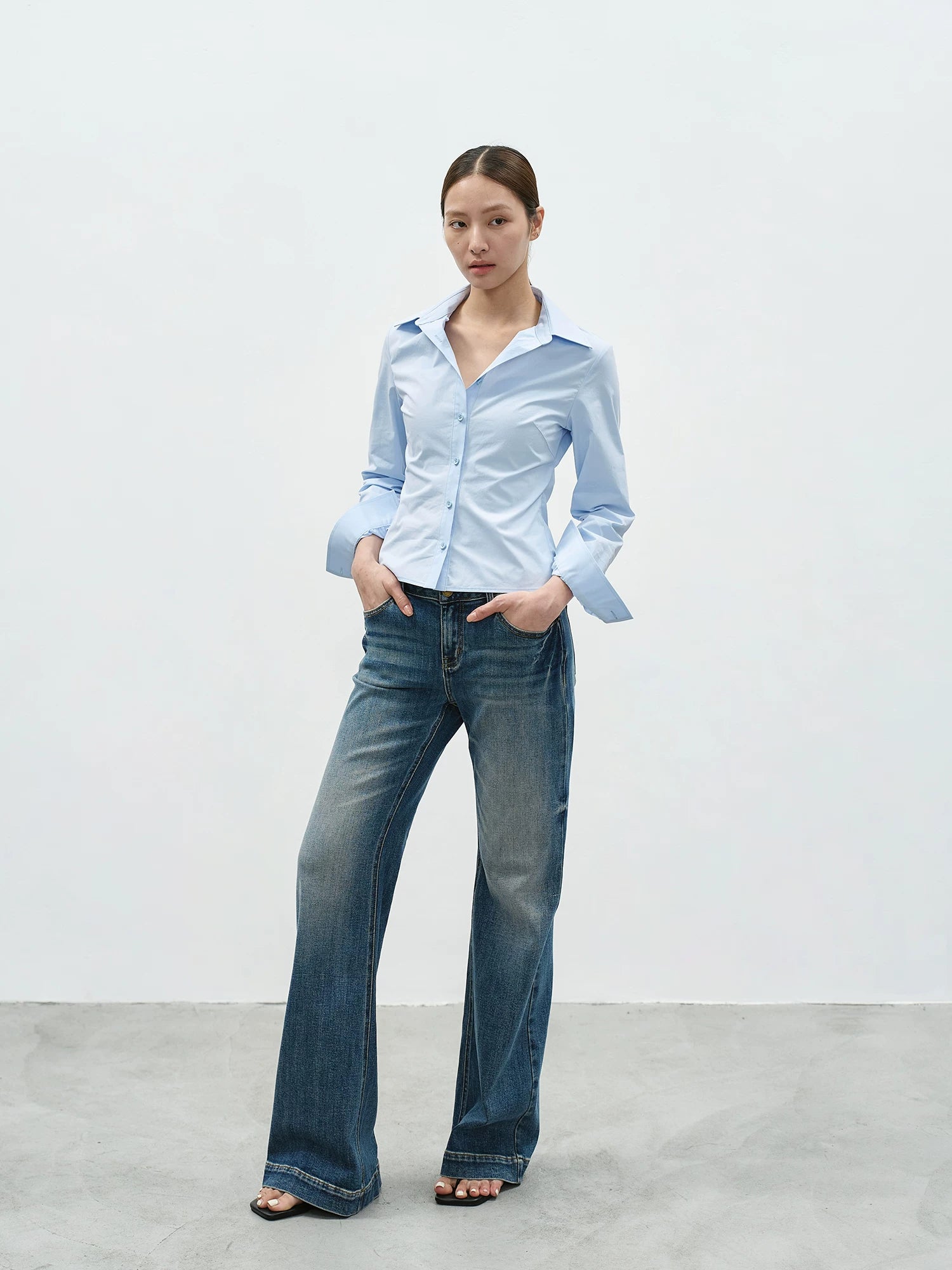 EIGHTHMONTH Waist V-neck Slim Shirt