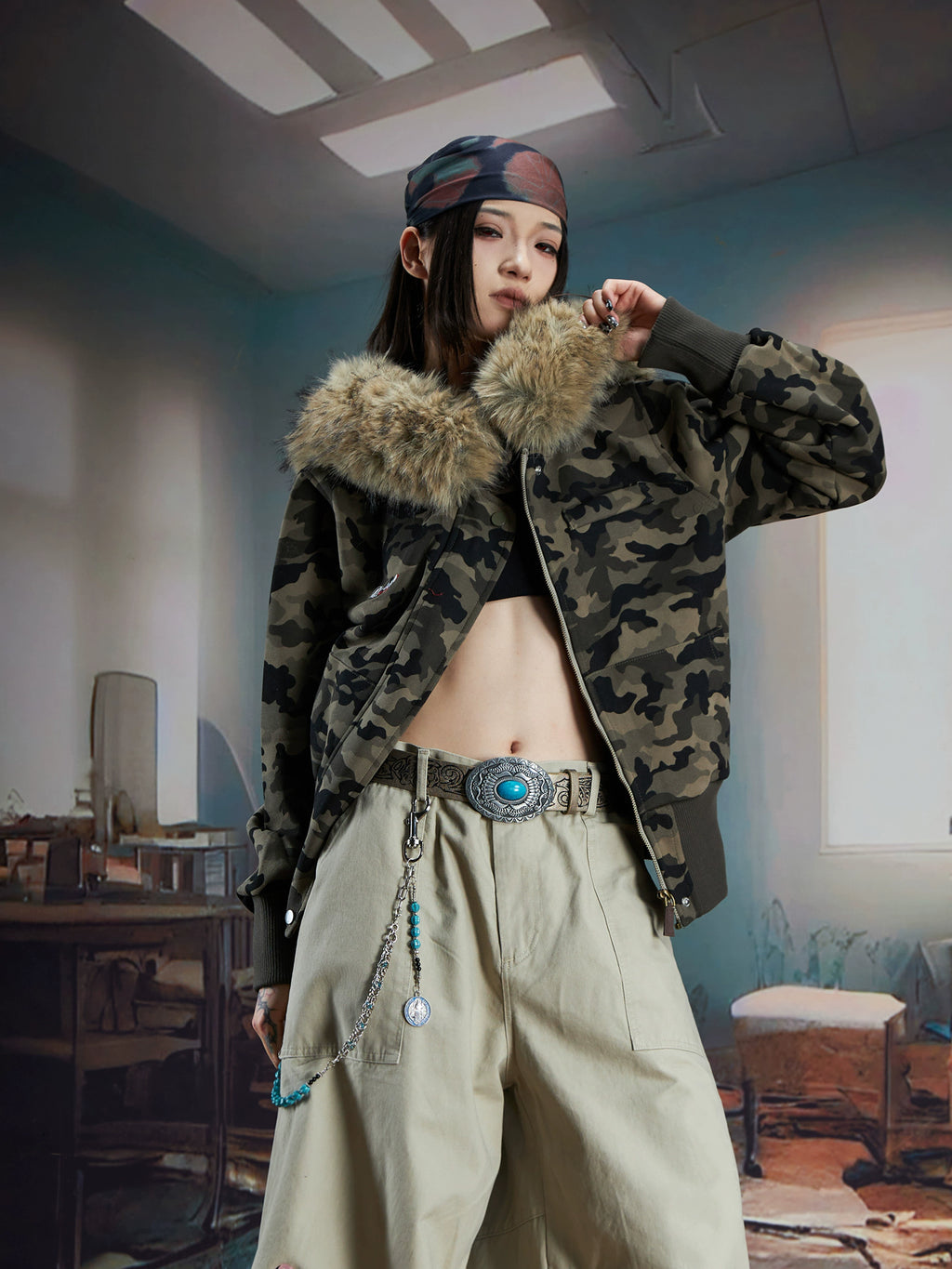 NOMANIAI Hairy Hooded Camouflage Short Jacket