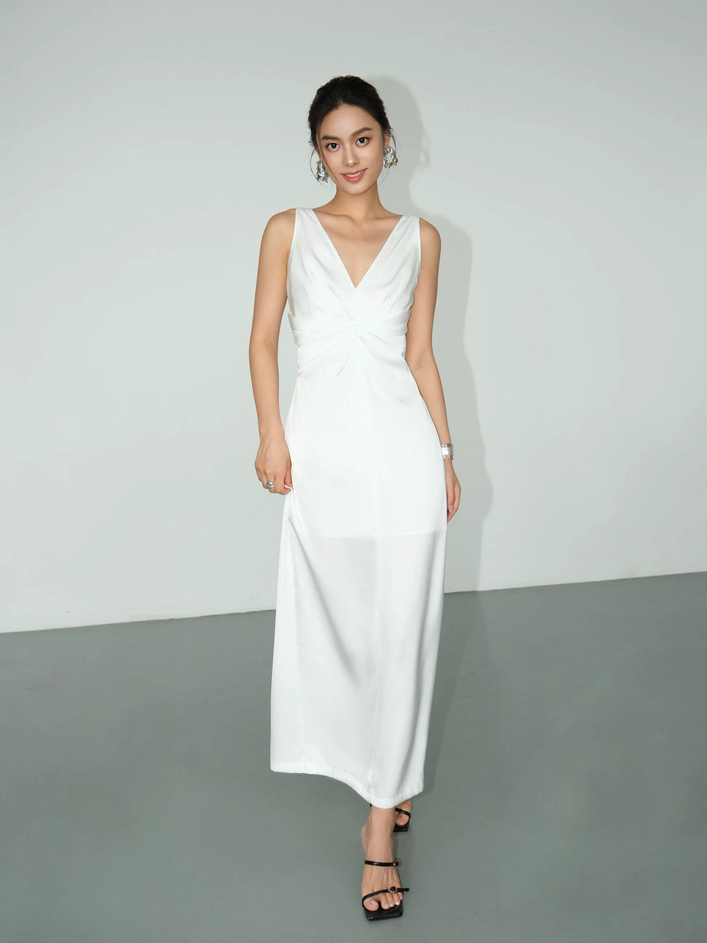 NEVA HU Waist V-neck Sleeveless Dress