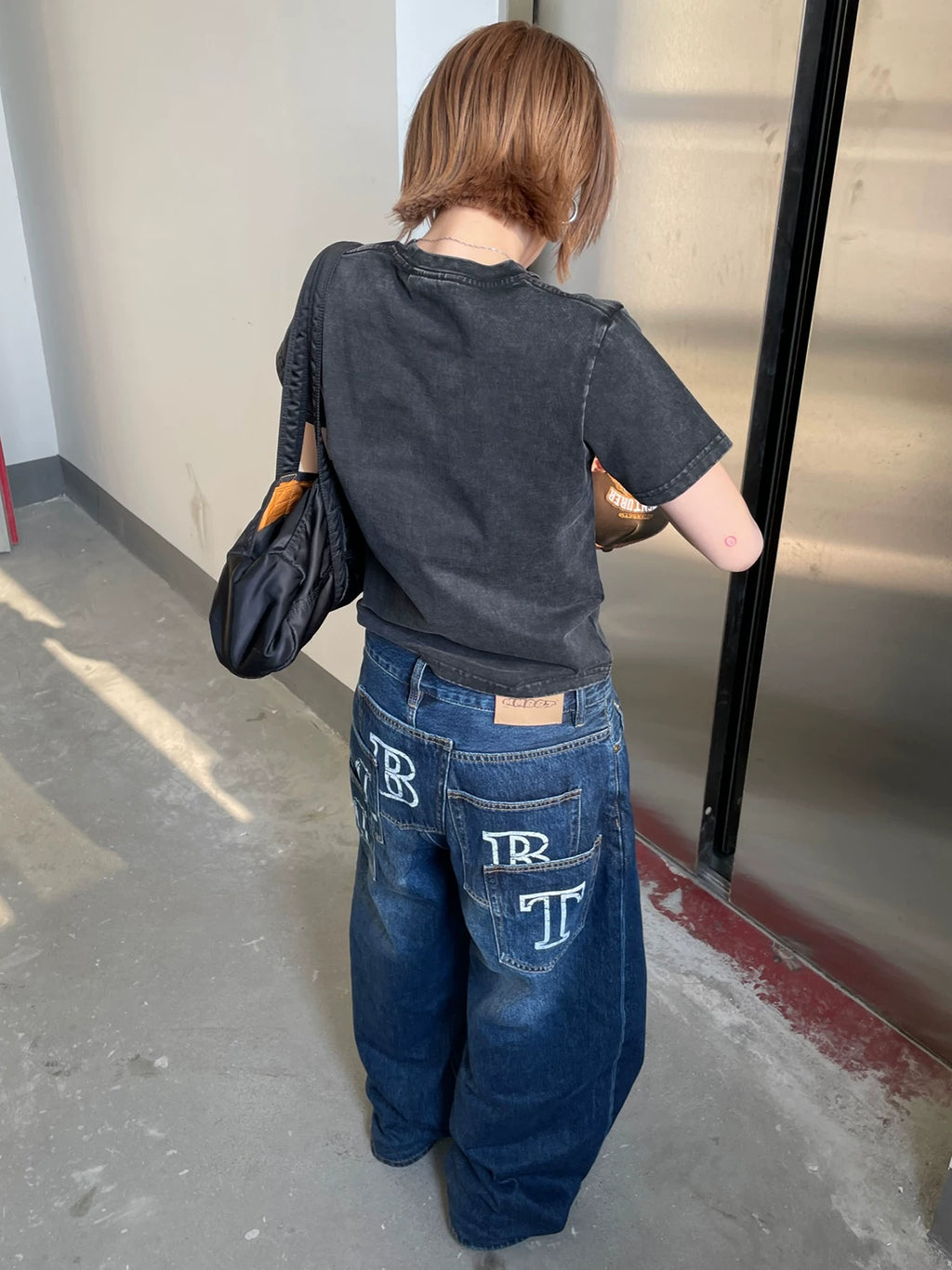 MMBBT Multi-pocket Embroidered Loose and Versatile Jeans