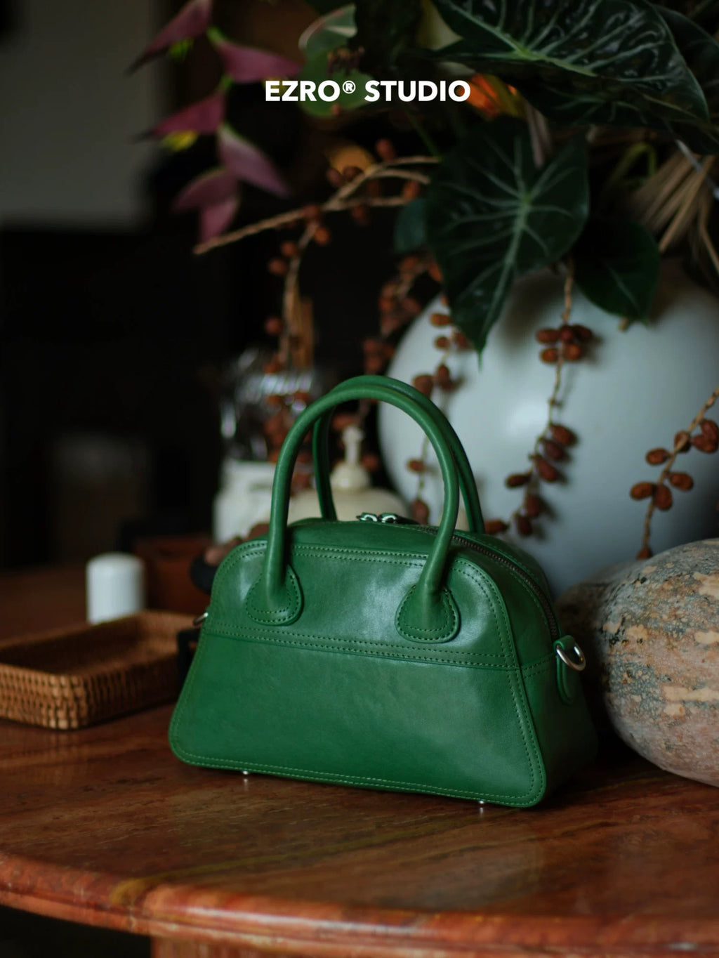 EZRO Simple and Versatile Leather Handbag