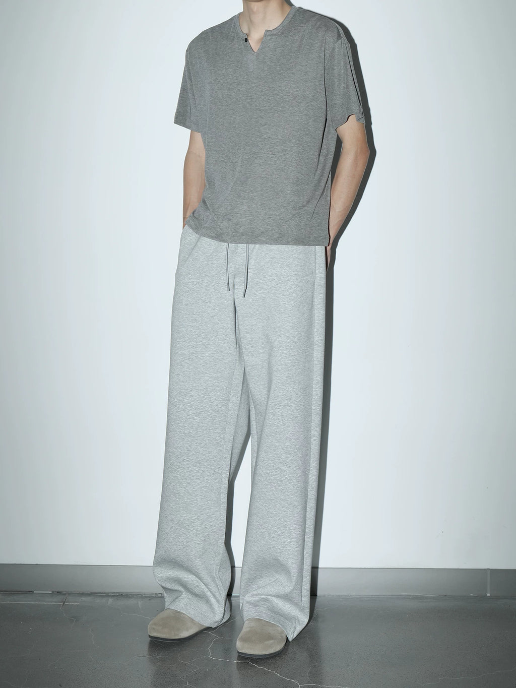 PLUS NO LOGO V-neck Tencel Wool Casual Tee