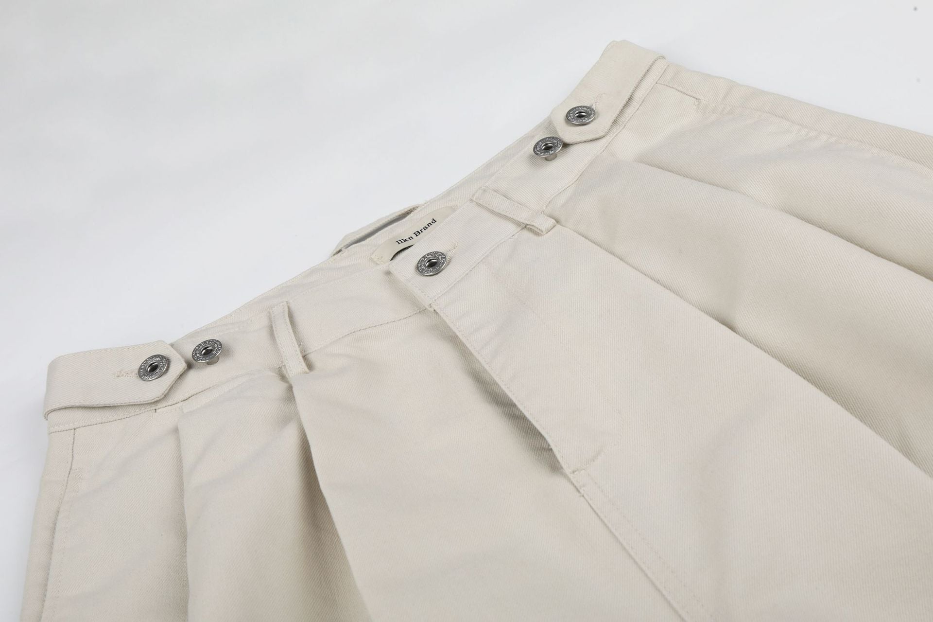 11KN Loose Versatile Pleated Shorts