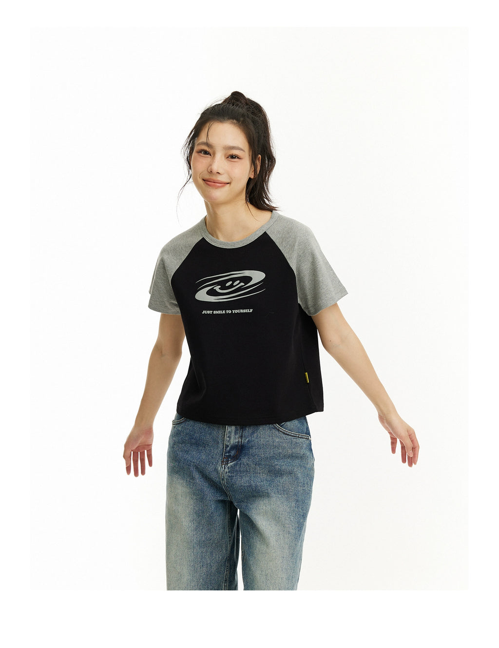 UnderStress Contrast Shoulder Smiley Tee