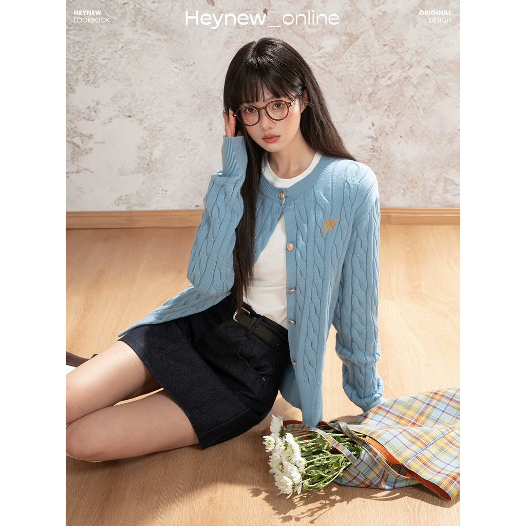 LOVEHEYNEW Embroidered Twisted Crew-neck Knitted Cardigan