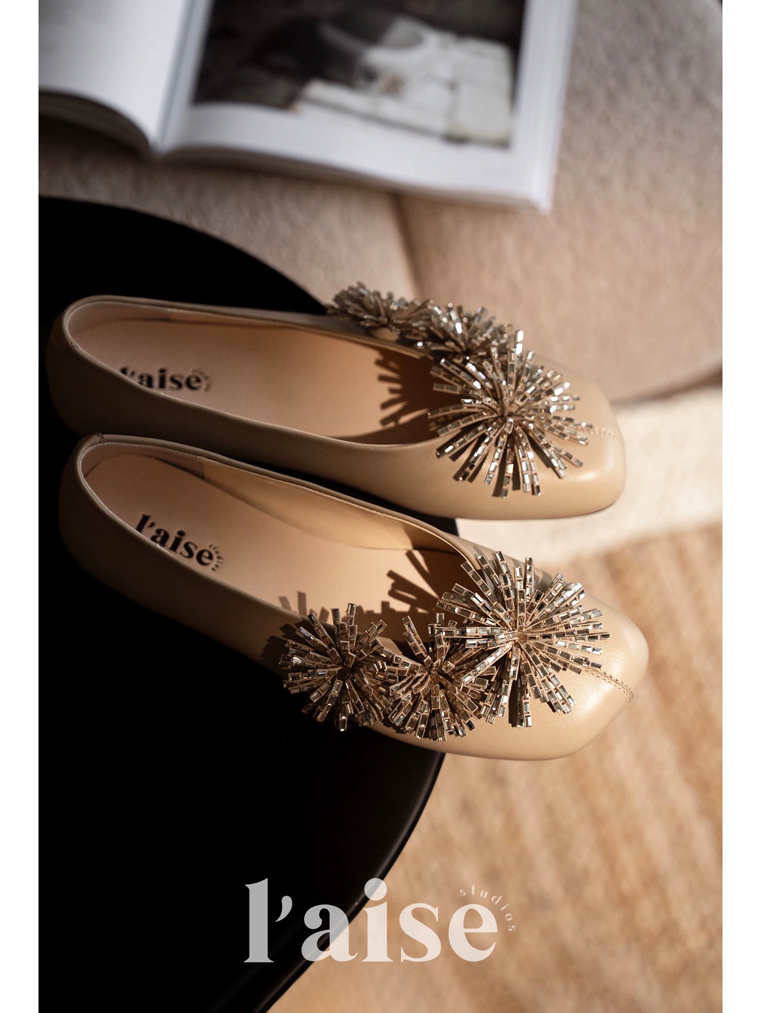 L'aise Square Head Rhinestone Soft-soled Shoes