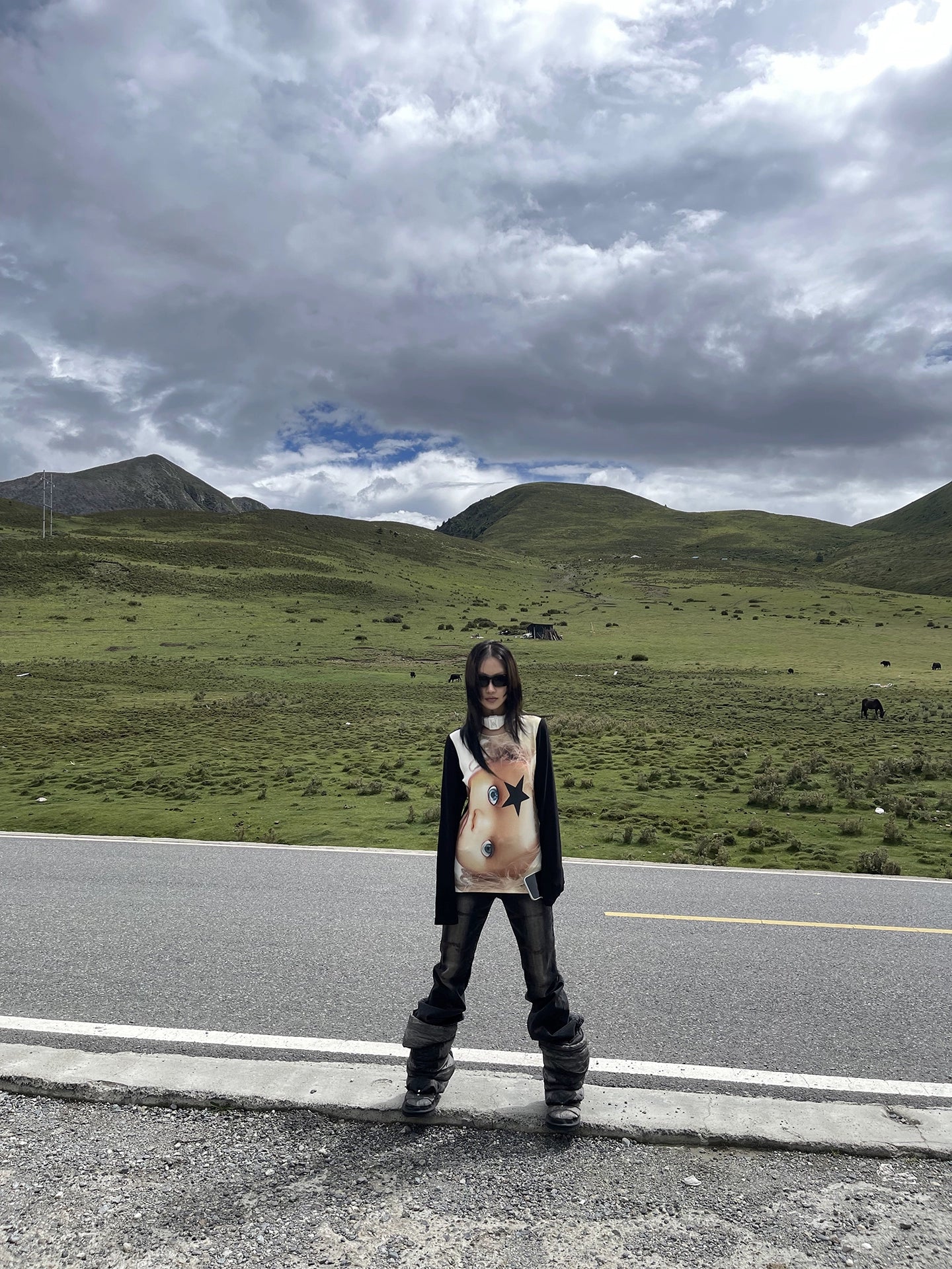 FUZZYKON Ripple Print Stretch Horn Jeans