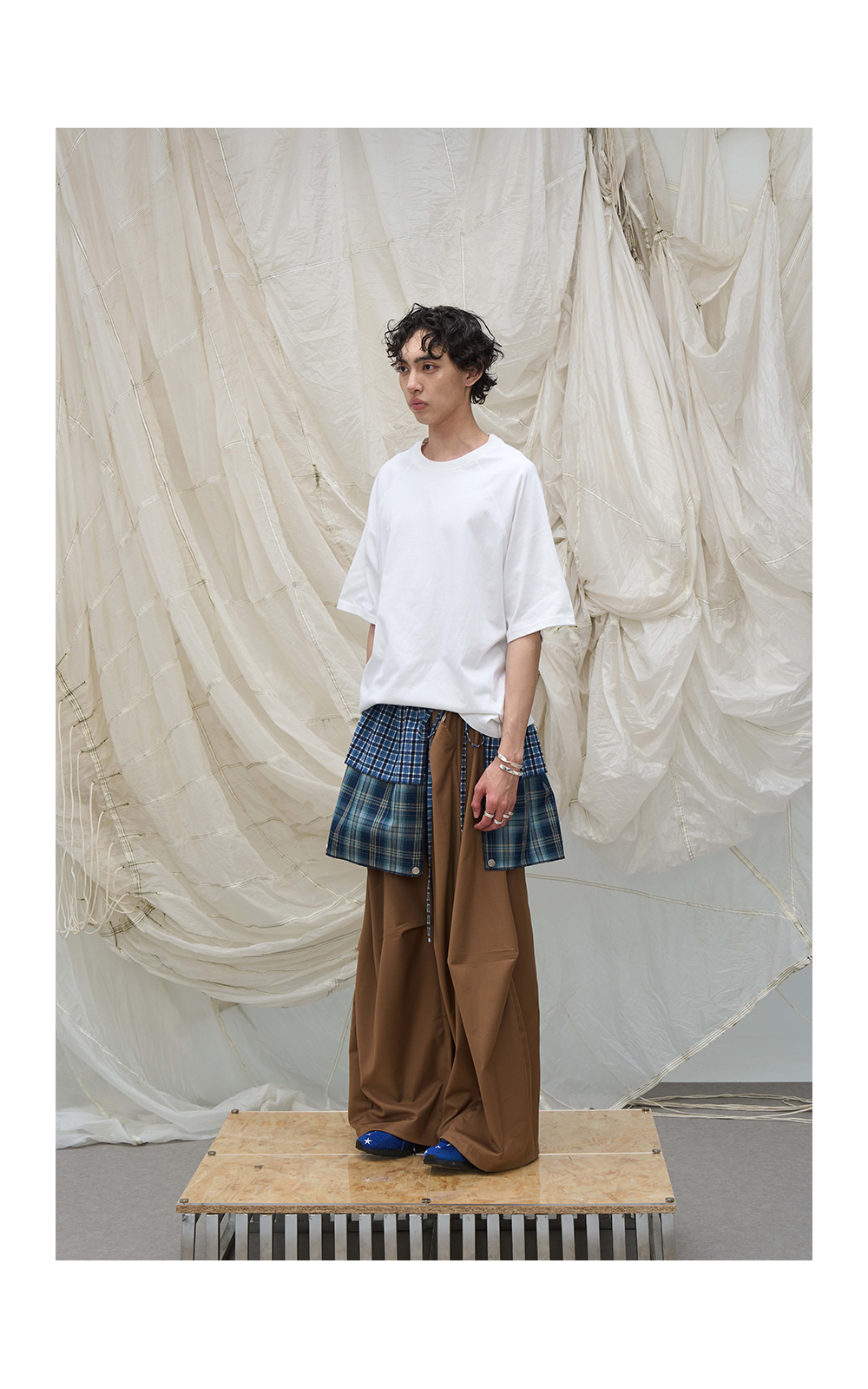 RELABEL Skin-friendly Shoulder Casual Tee