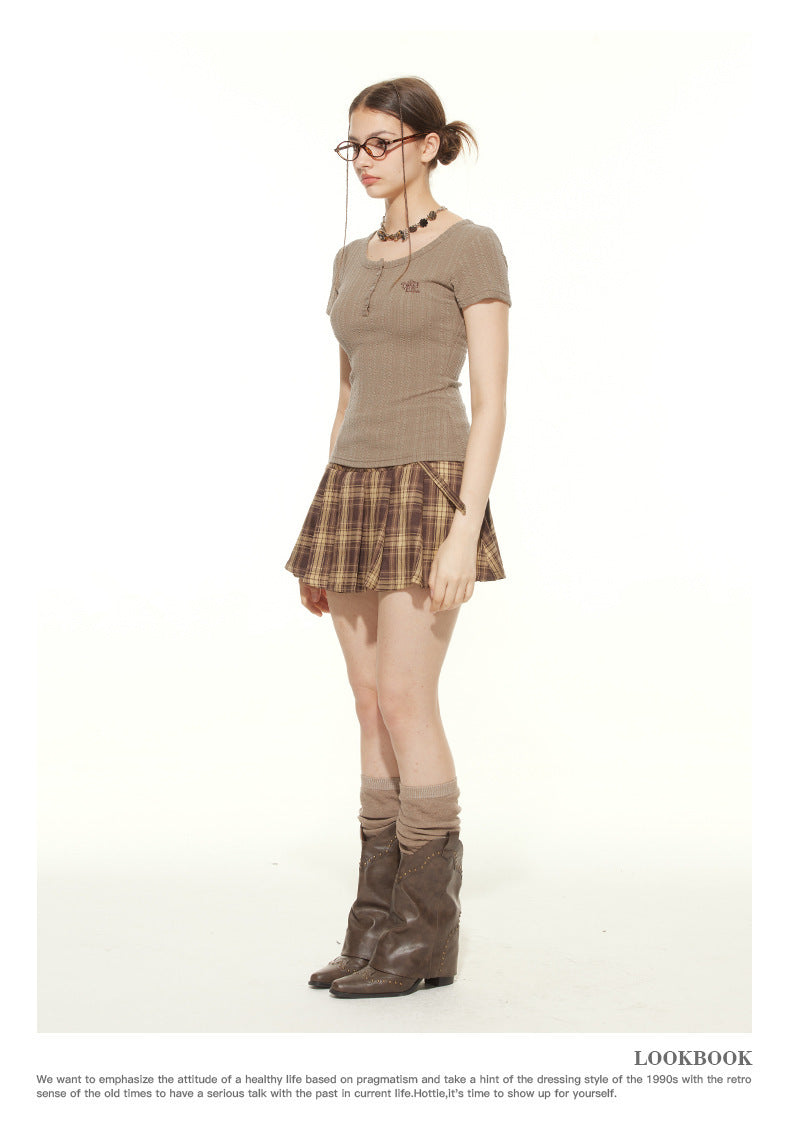 Nariele Embroidered Round Neck Breasted Slim-fitting Short Tee