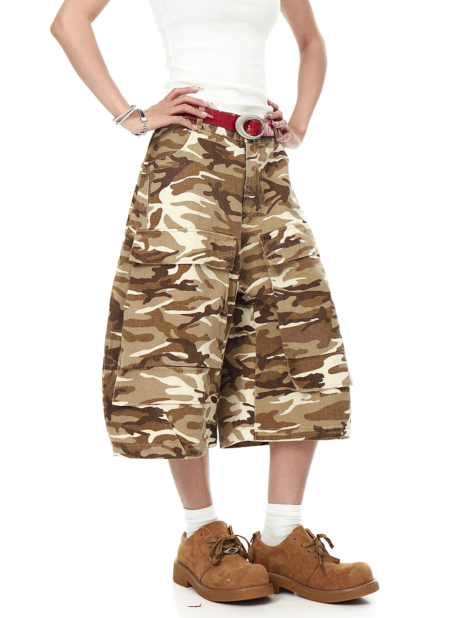 BLACKLISTS Camouflage Tooling Leg Scimitar Cropped Pants