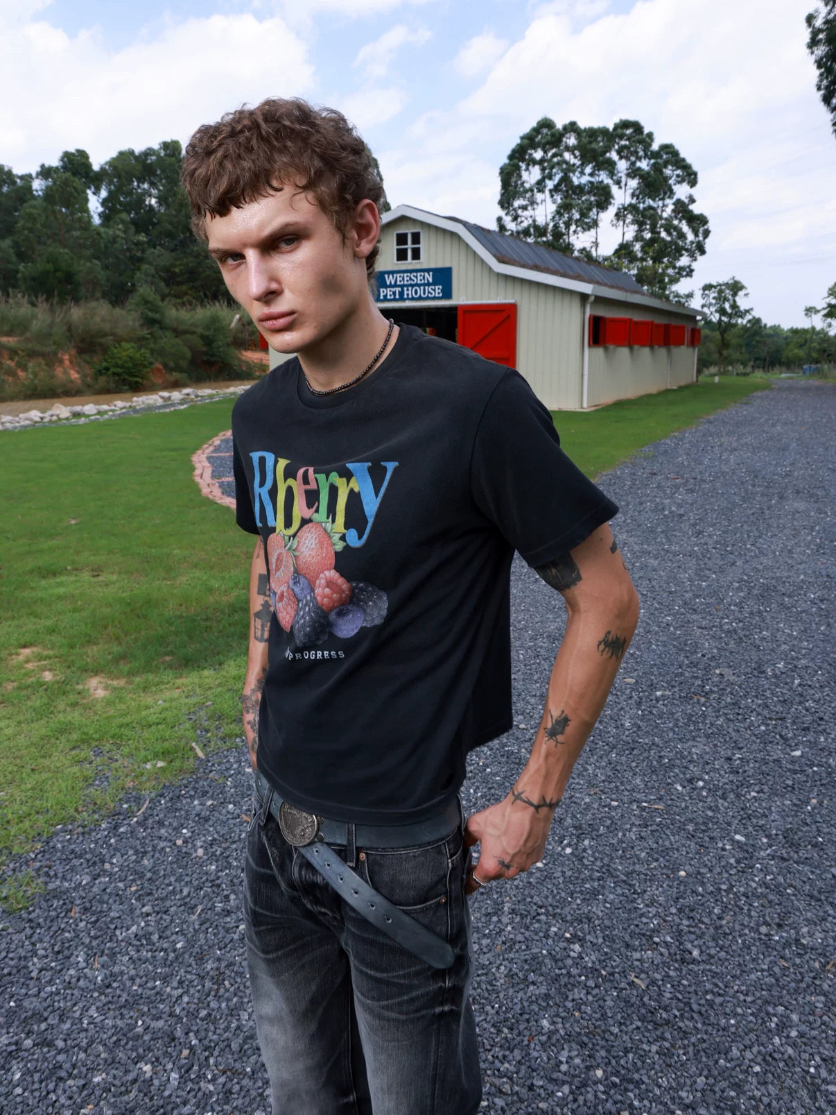 VOWPROGRESS Crew Neck Front Shoulder Slim Tee