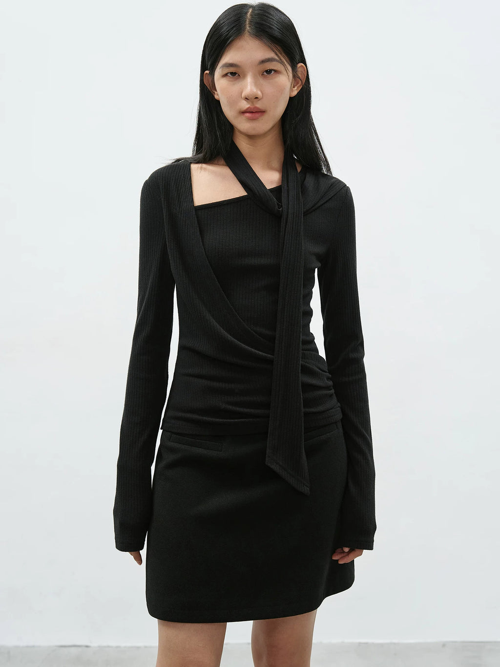 EIGHTHMONTH Skinny Neck Off Shoulder Slim Long Sleeves