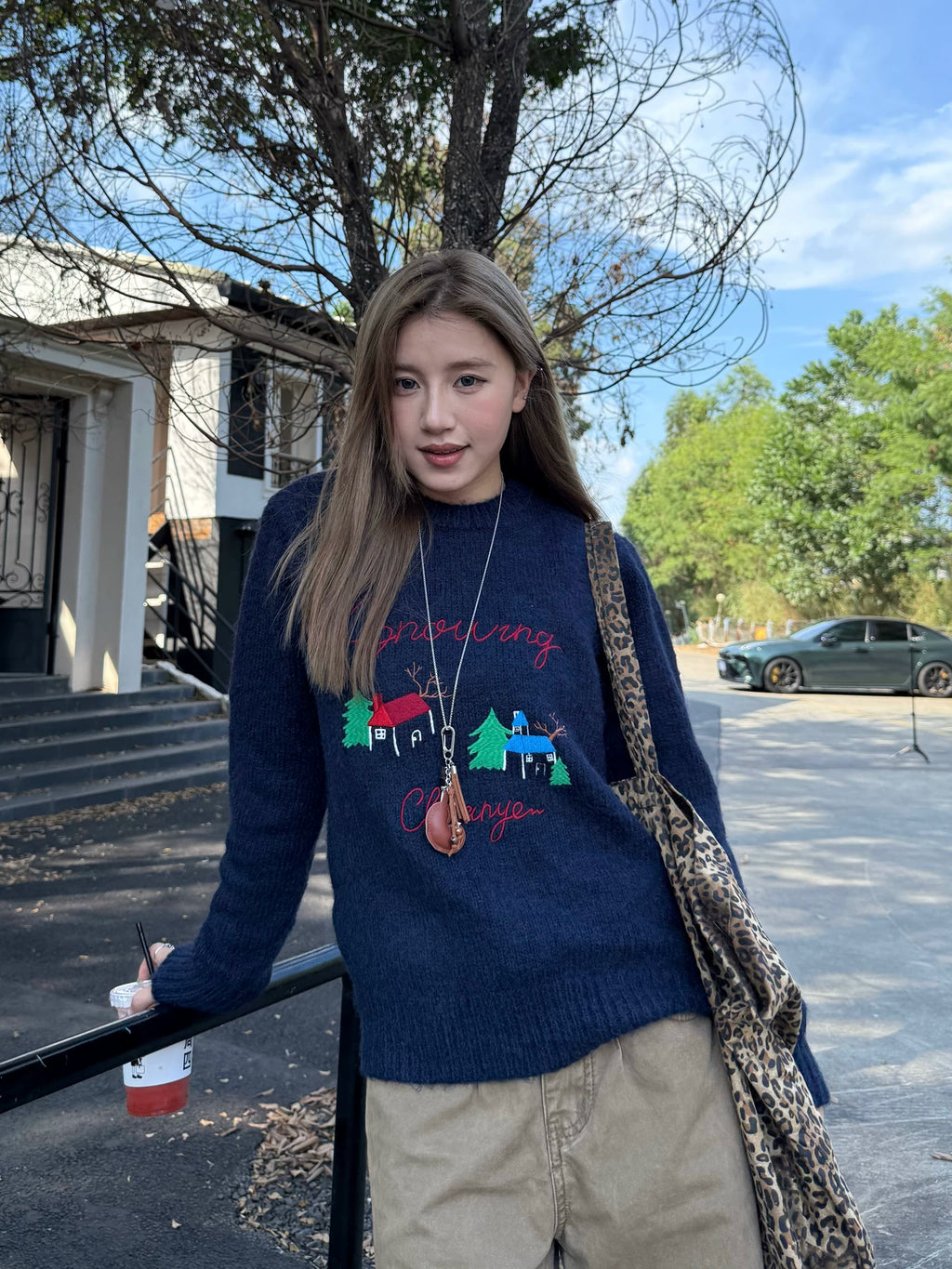 CCYE Vintage Embroidered Crew Neck Pullover Knitted Sweater