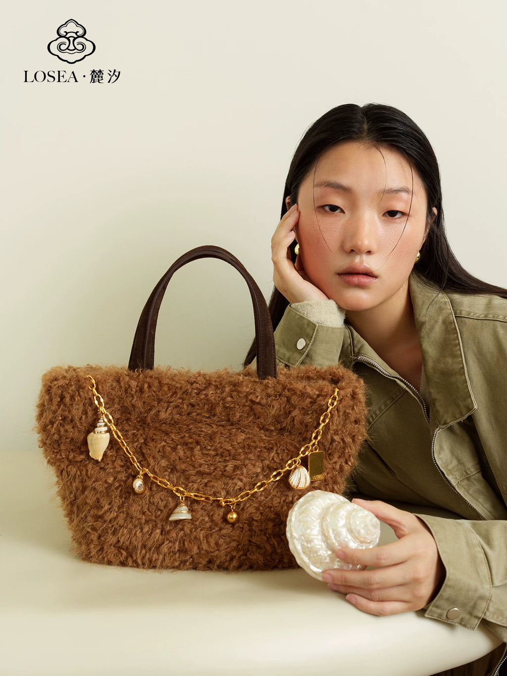 LOSEA Shell Chain Plush Tote Bag
