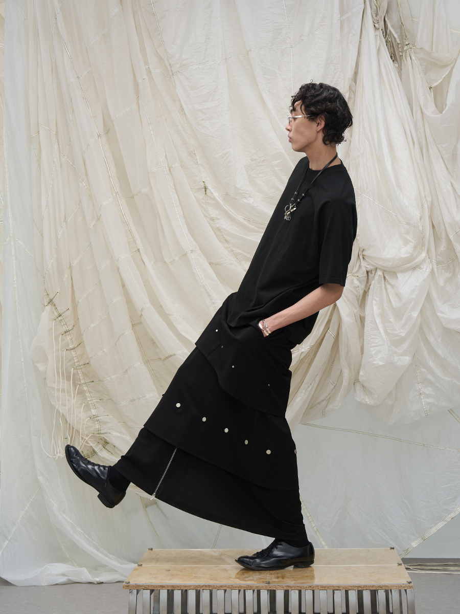 RELABEL Skin-friendly Shoulder Casual Tee