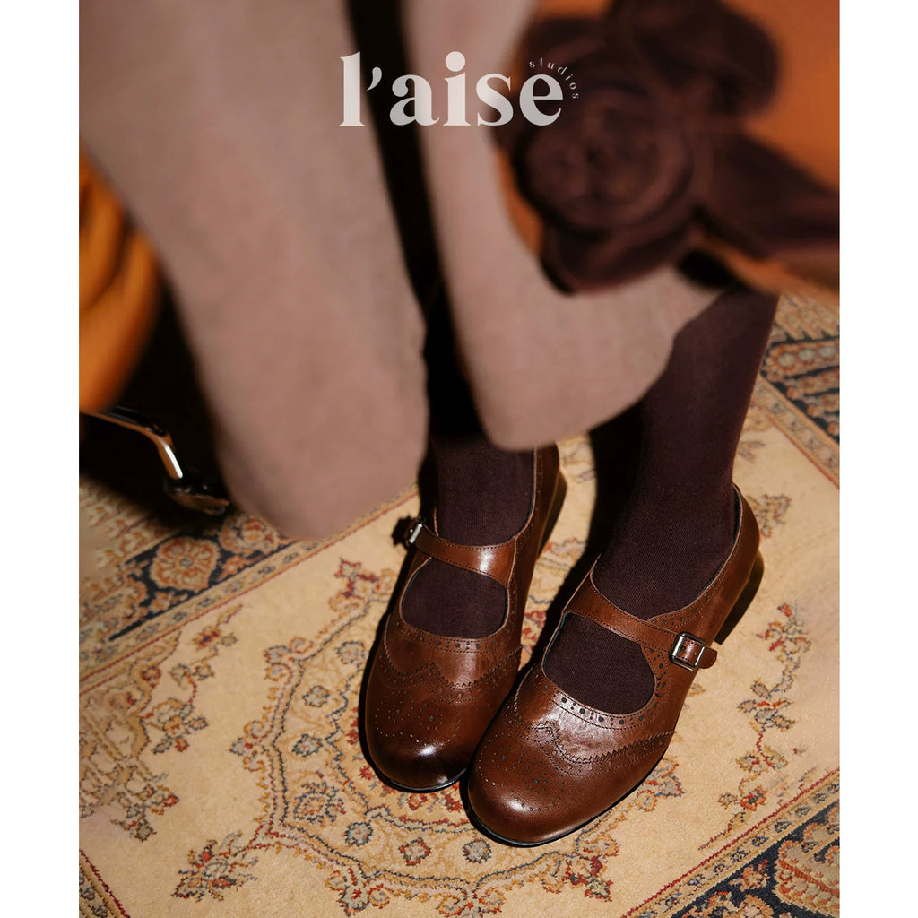 L'aise Carved Round Toe Shoes