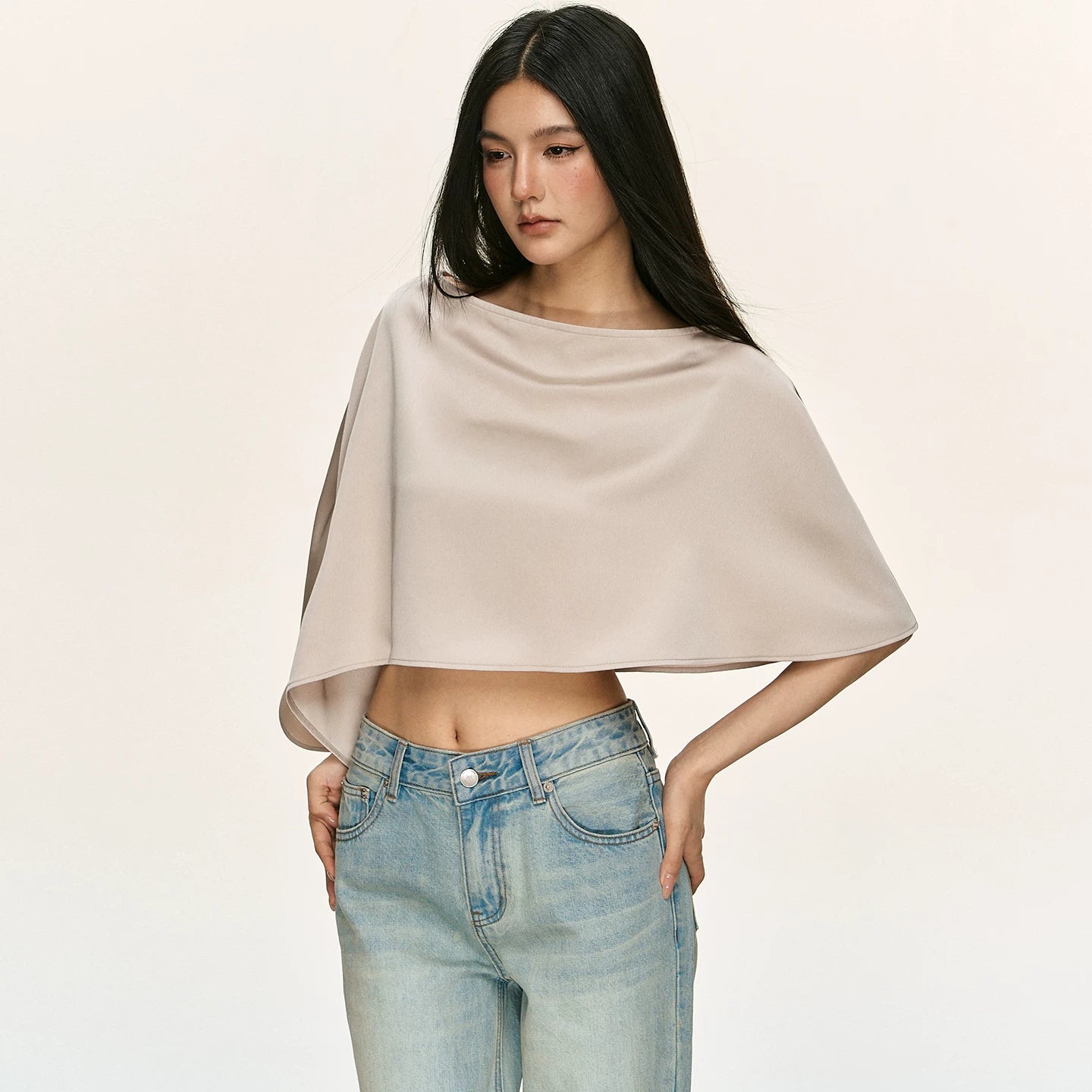 Anna Aneae Satin Slanted Shoulder Slim One-word Collar Short Tee