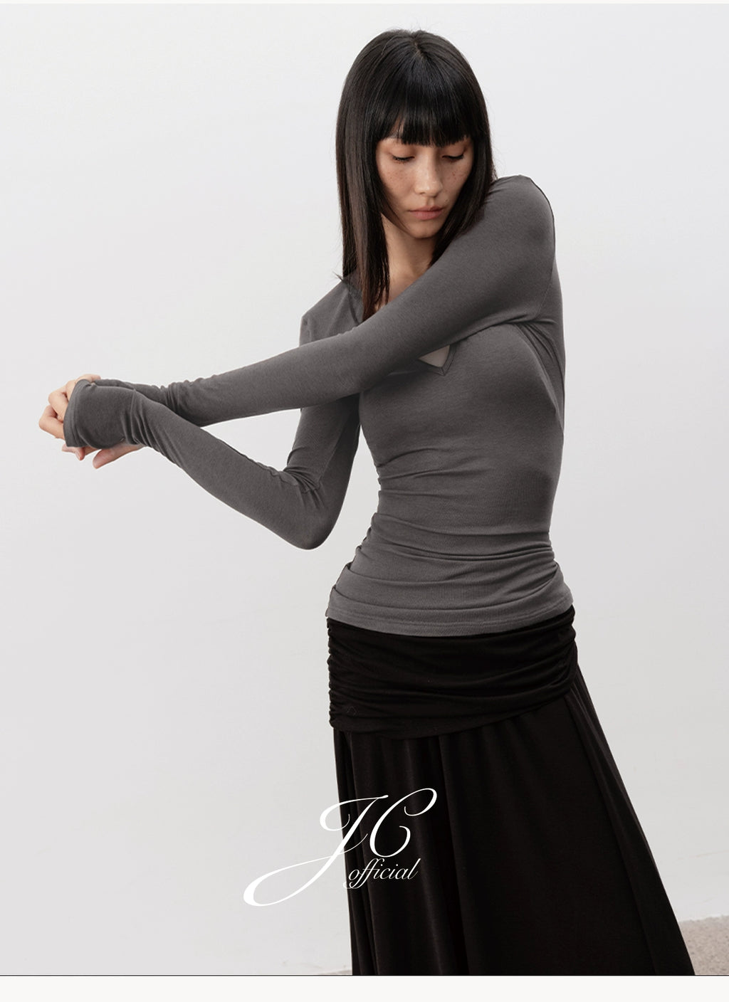 JCAESAR V-neck Long-sleeved Knitted Sweater