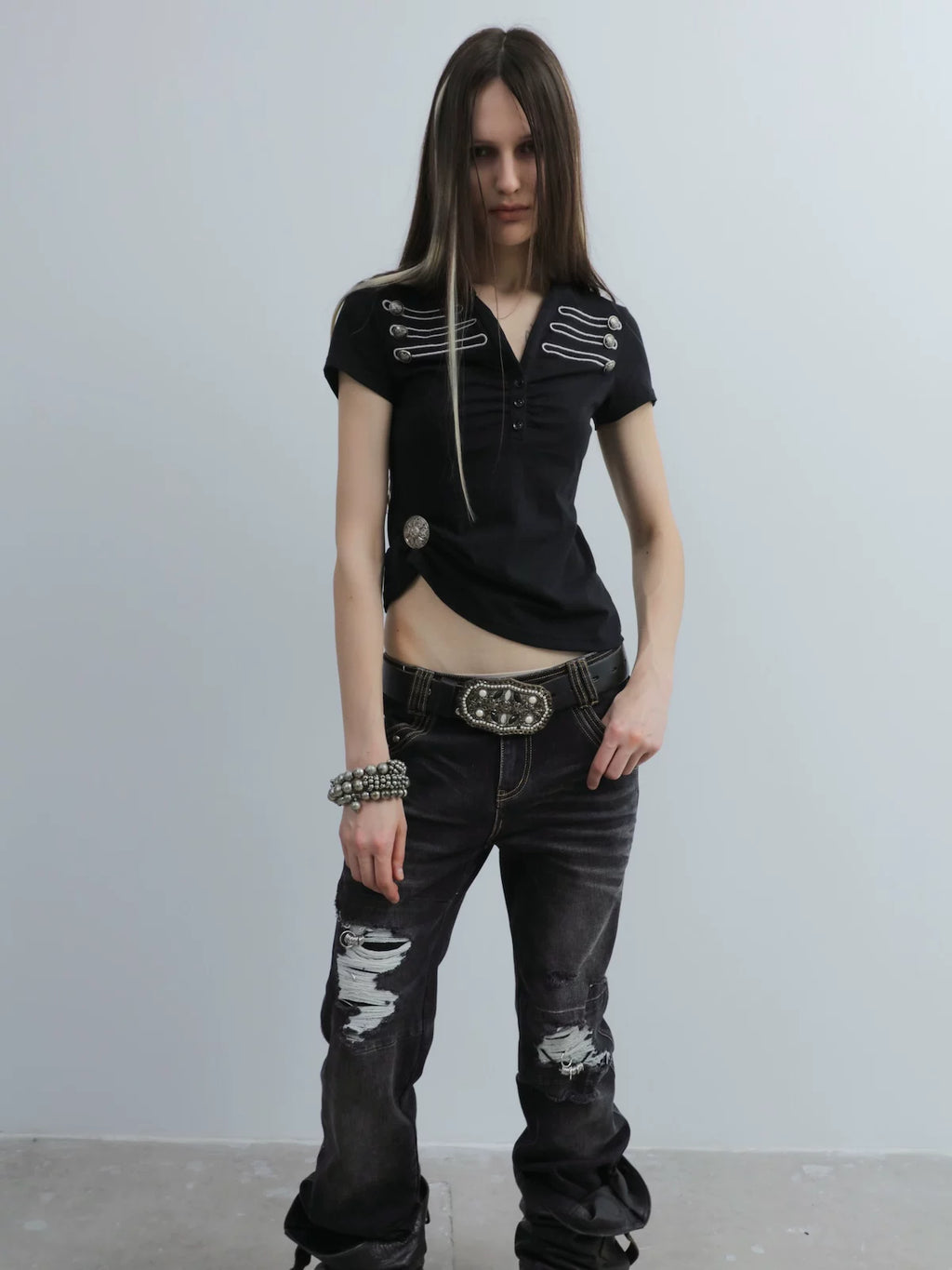 DoublePunch Vintage Embroidered Metal Buckle Slim Tee