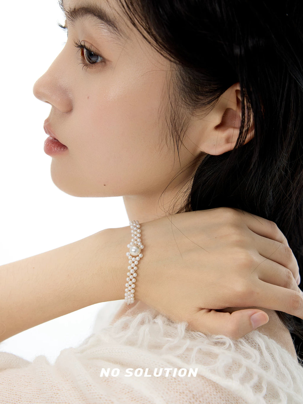 NO SOLUTION Vintage Pearl Hand-woven Bracelet