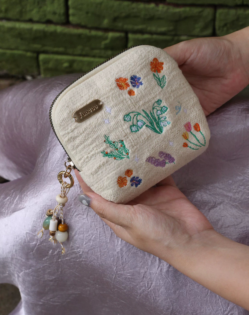 FUNCOO Cotton and Linen Embroidered Flower Portable Jewelry Bag