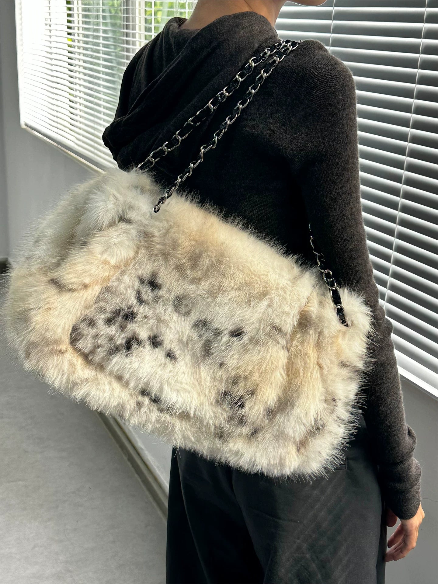 Faychui Snow Leopard Plush Chain Bag