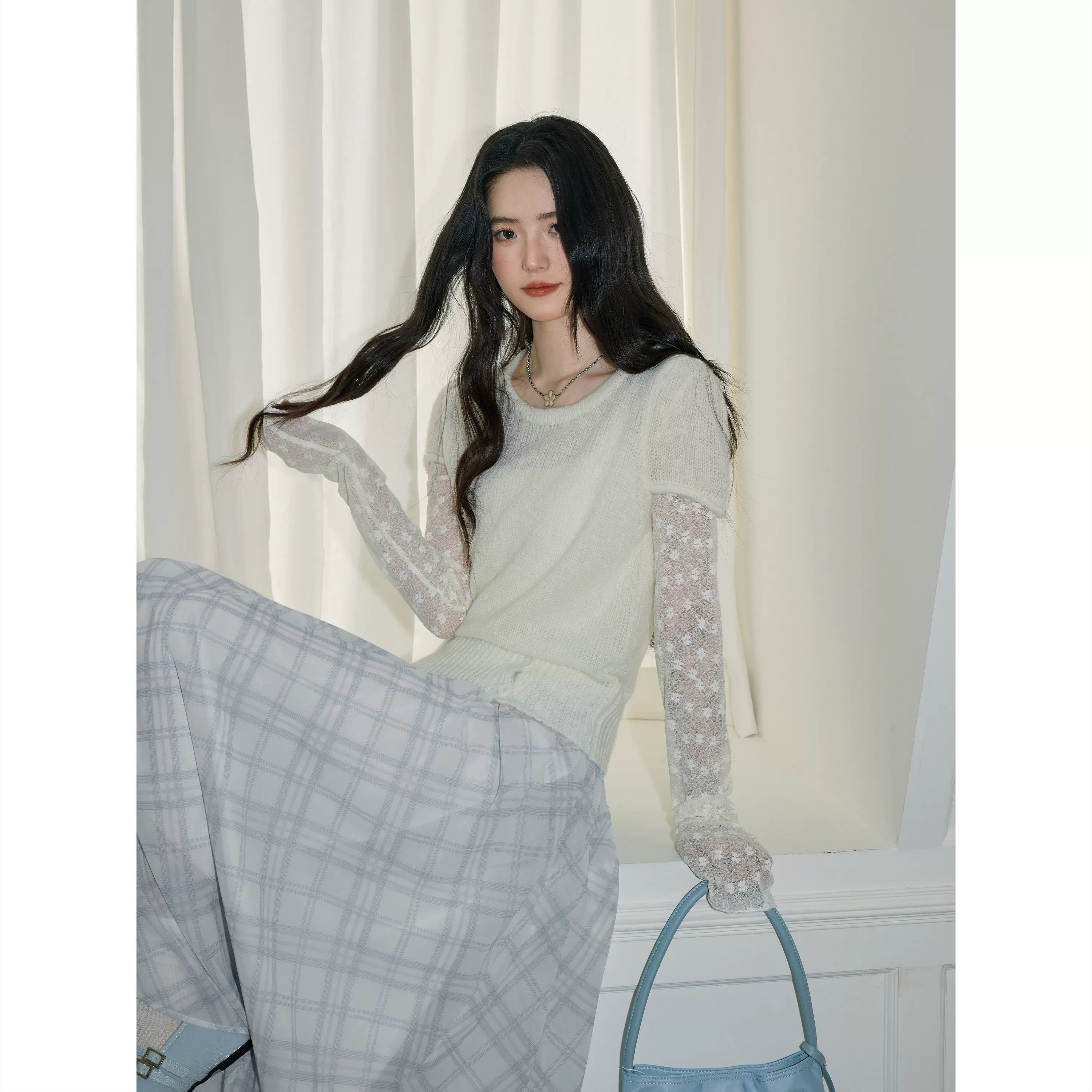XUJING Round Neck Hollow Loose and Thin Tee