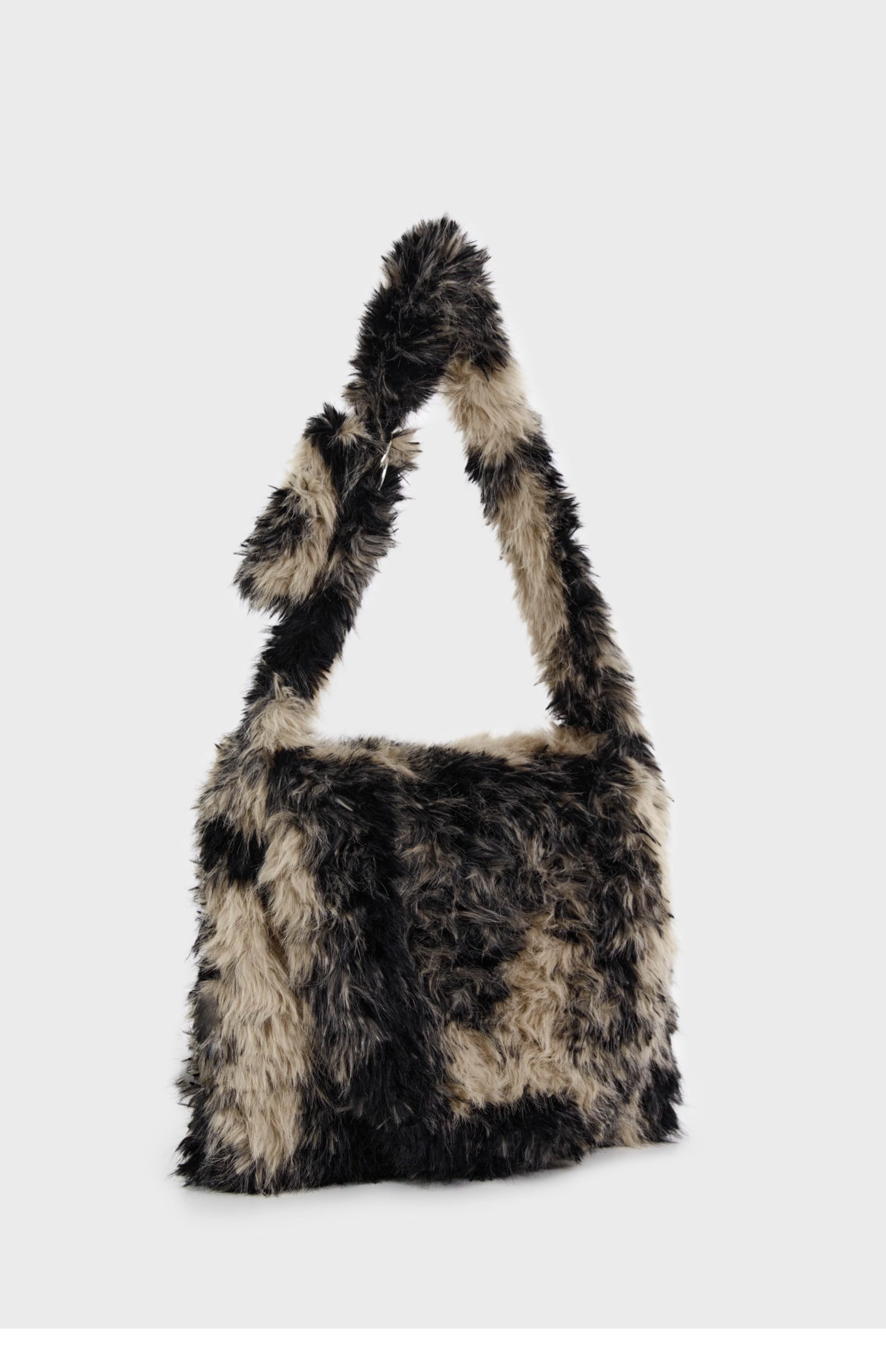 DirtySix "An Oat Cow" Wandering Wind Large Hairy Bag