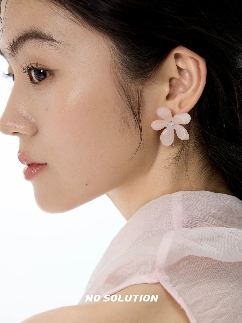 NO SOLUTION Smudge Flower Earrings