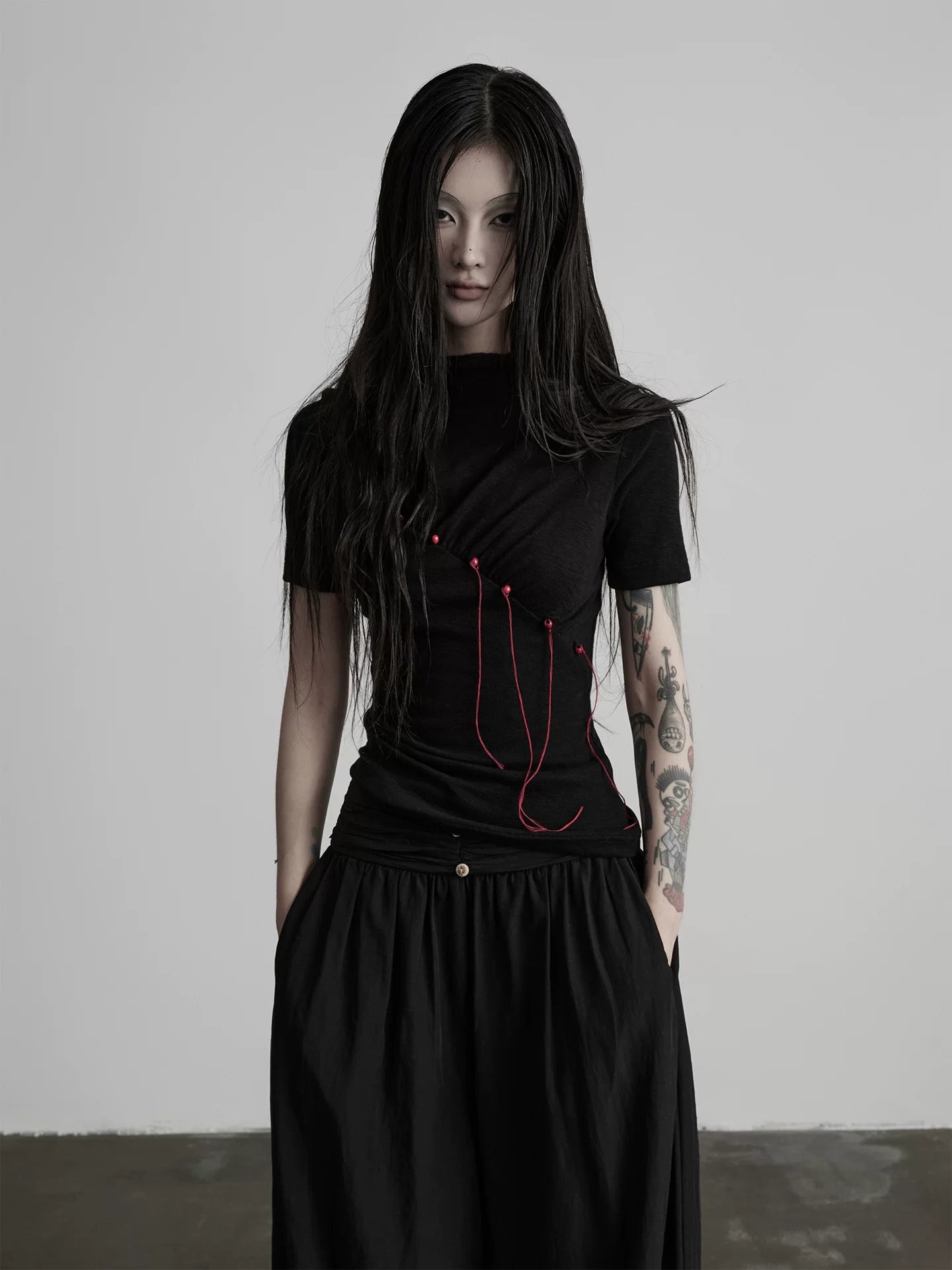 INDULGE Semi-turtleneck Slim Waist Tee
